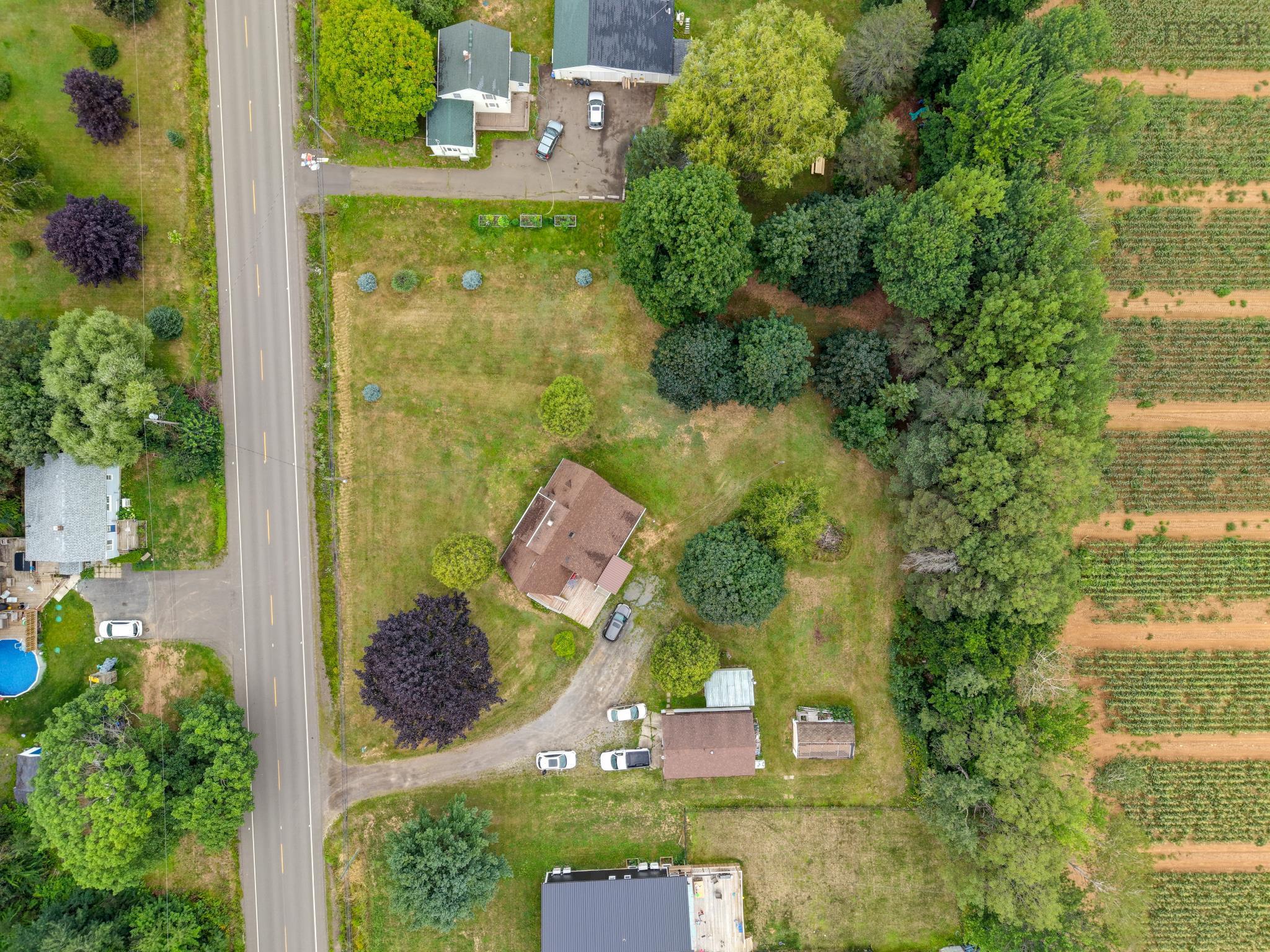 $379,900.00: 1590 359 Highway, Steam Mill