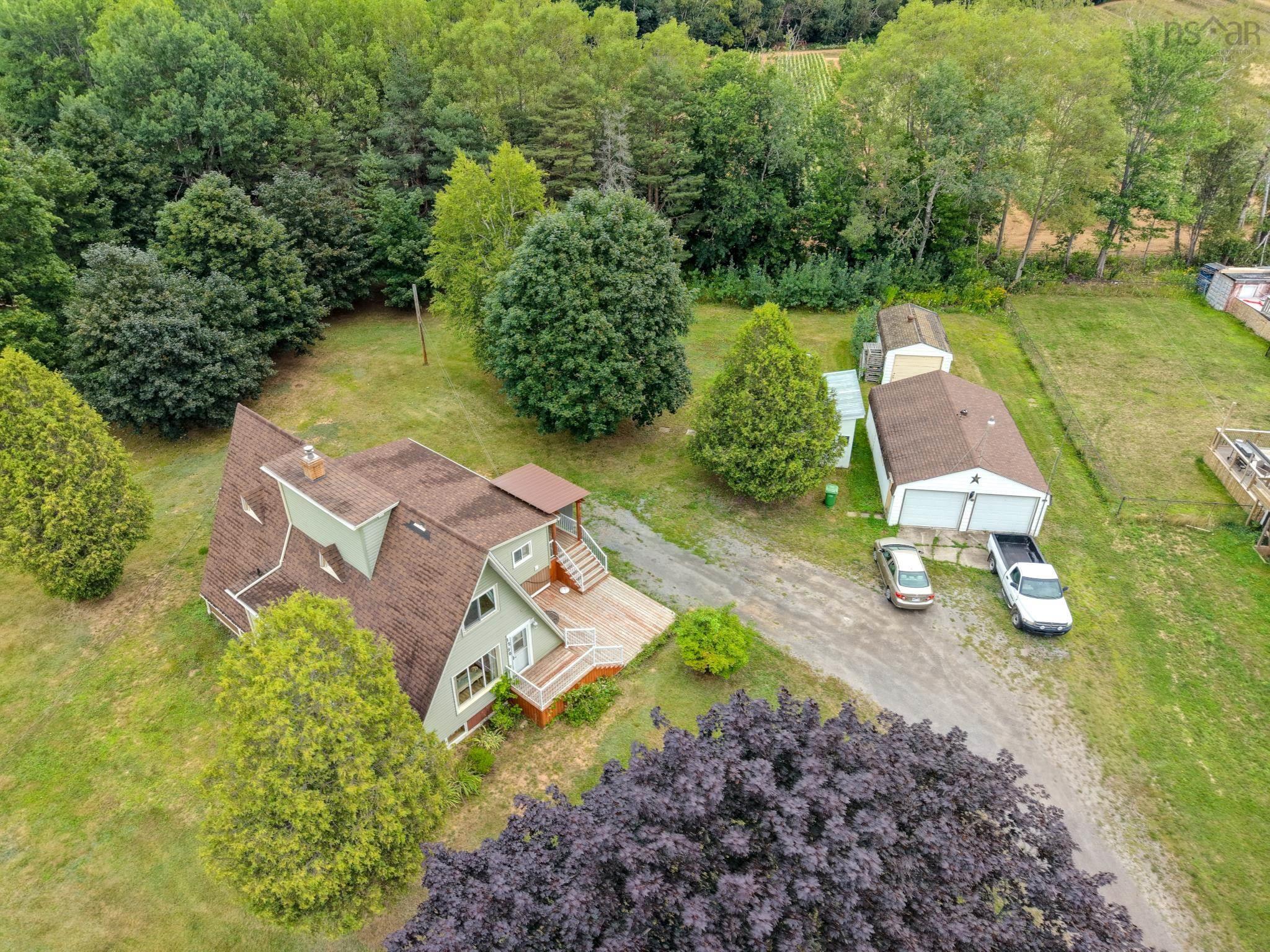$379,900.00: 1590 359 Highway, Steam Mill