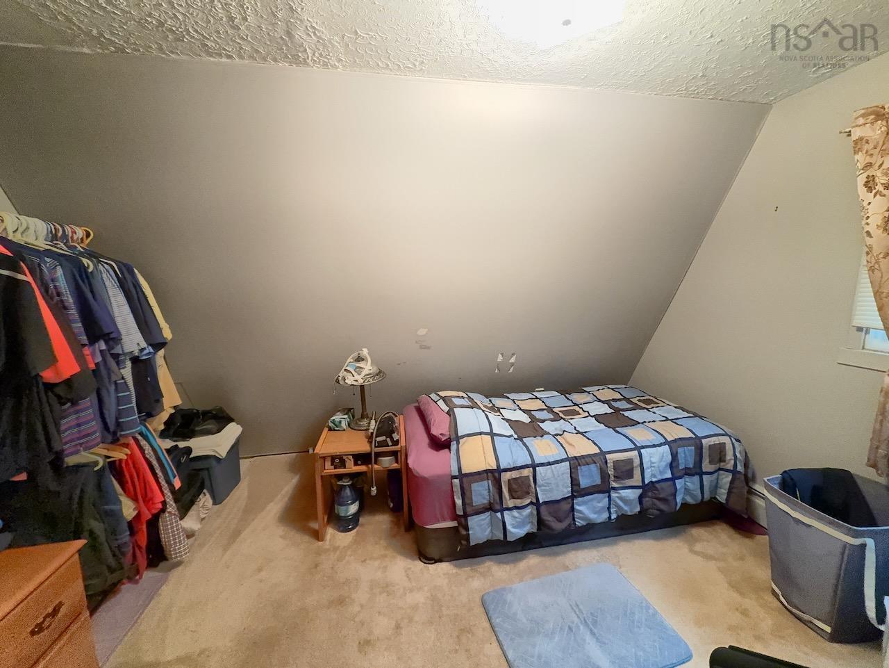 $379,900.00: 1590 359 Highway, Steam Mill