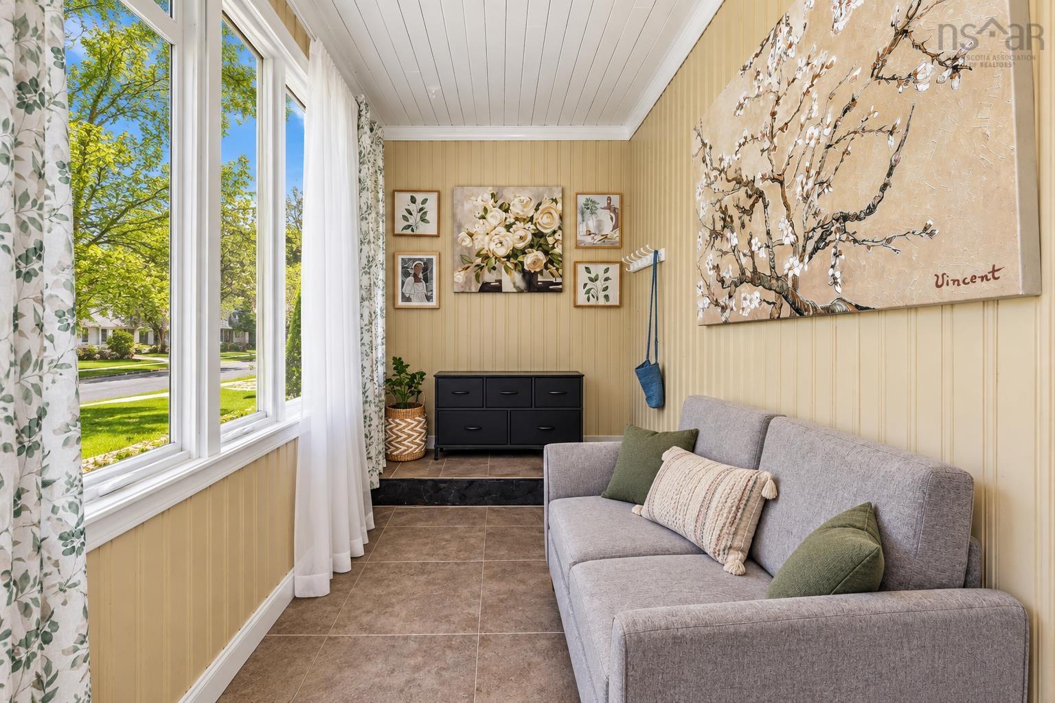 $309,000.00: 32 St Peters Road, Sydney