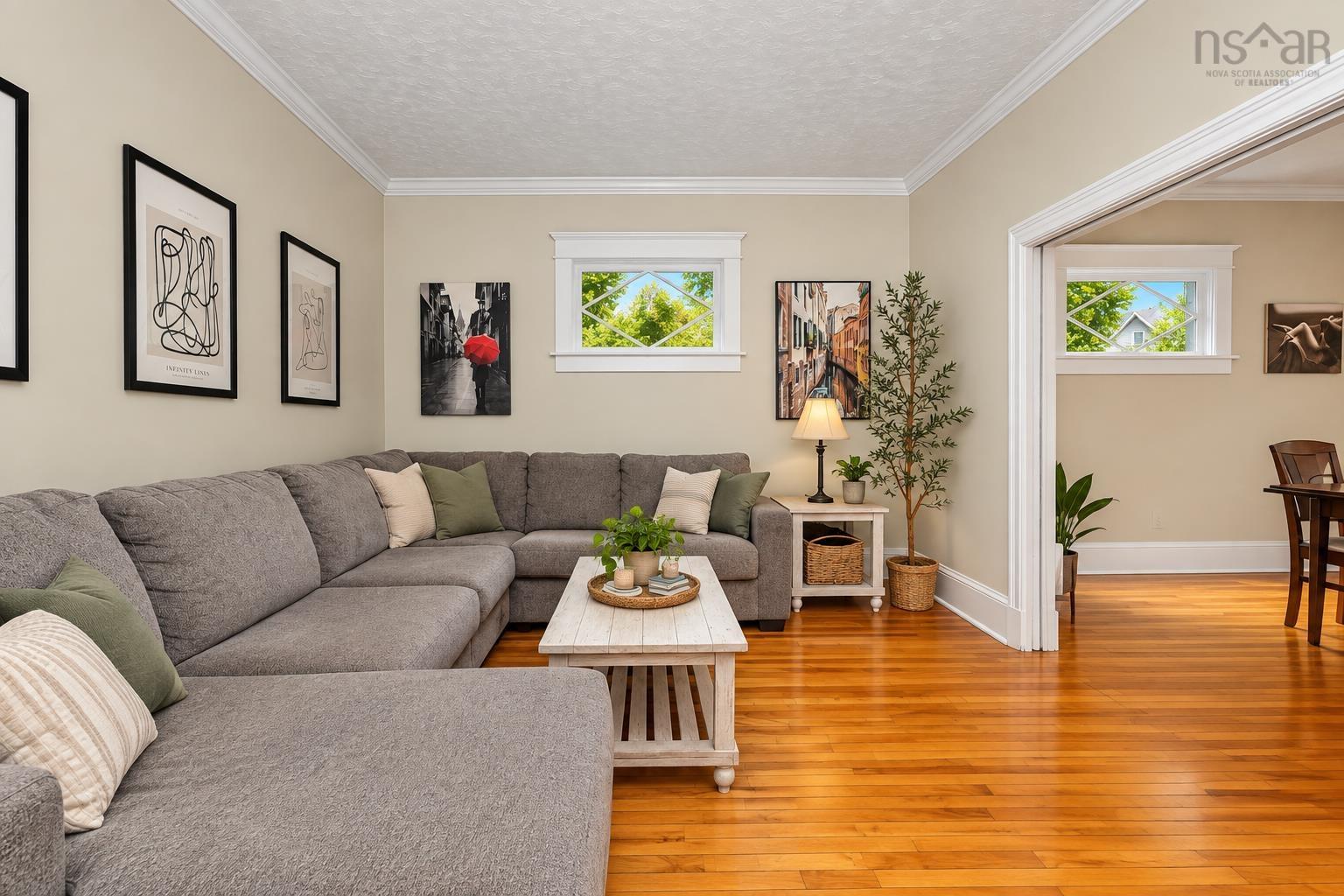 $309,000.00: 32 St Peters Road, Sydney