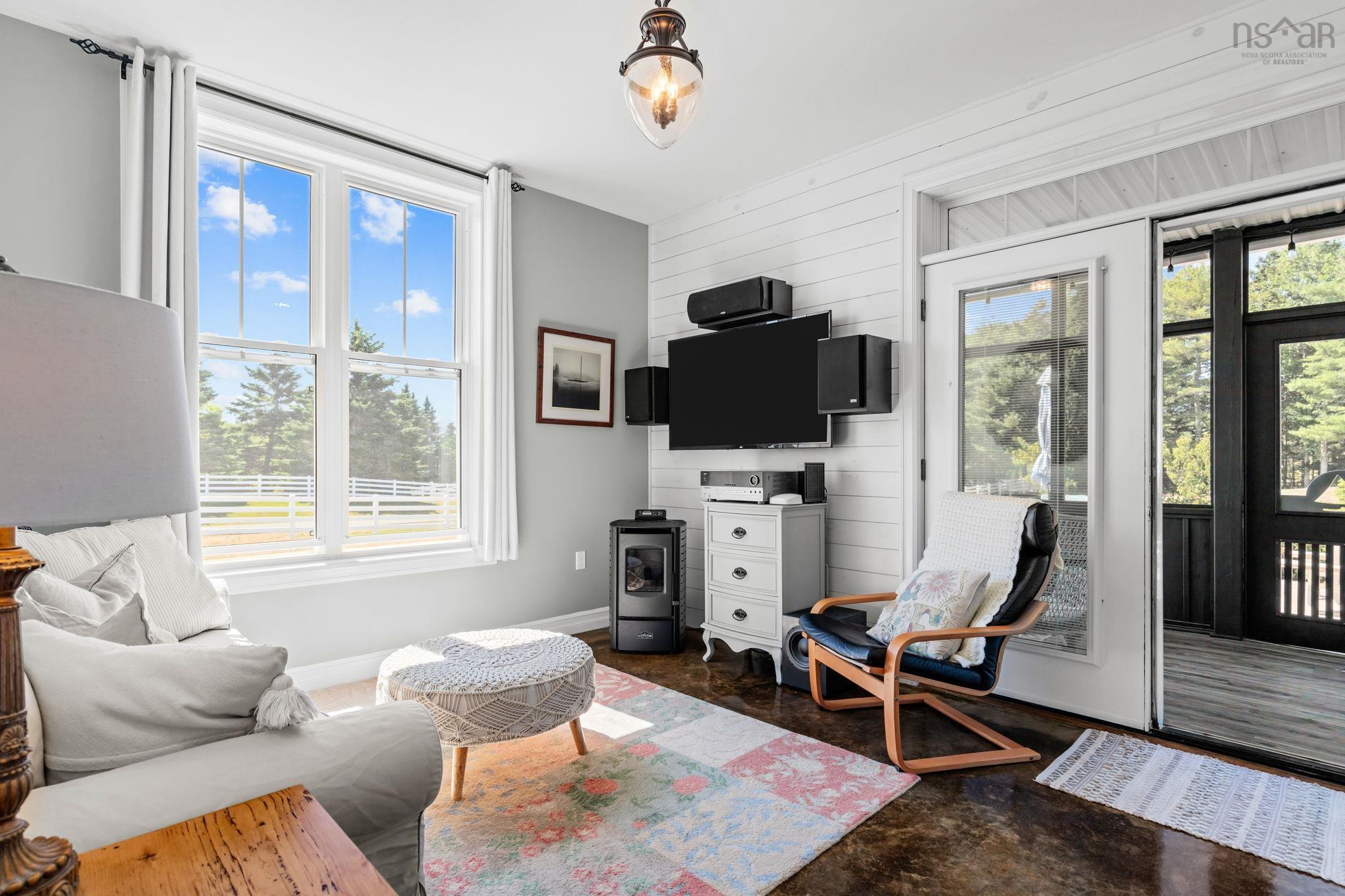 $839,000.00: 4303 3 Highway, Chester