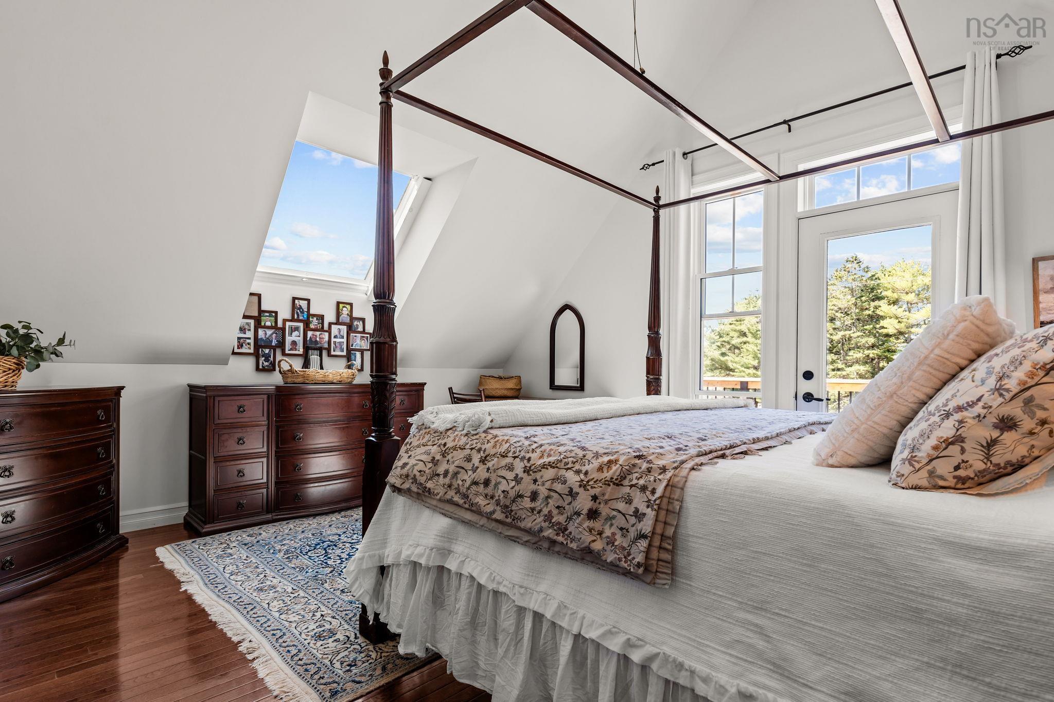 $839,000.00: 4303 3 Highway, Chester