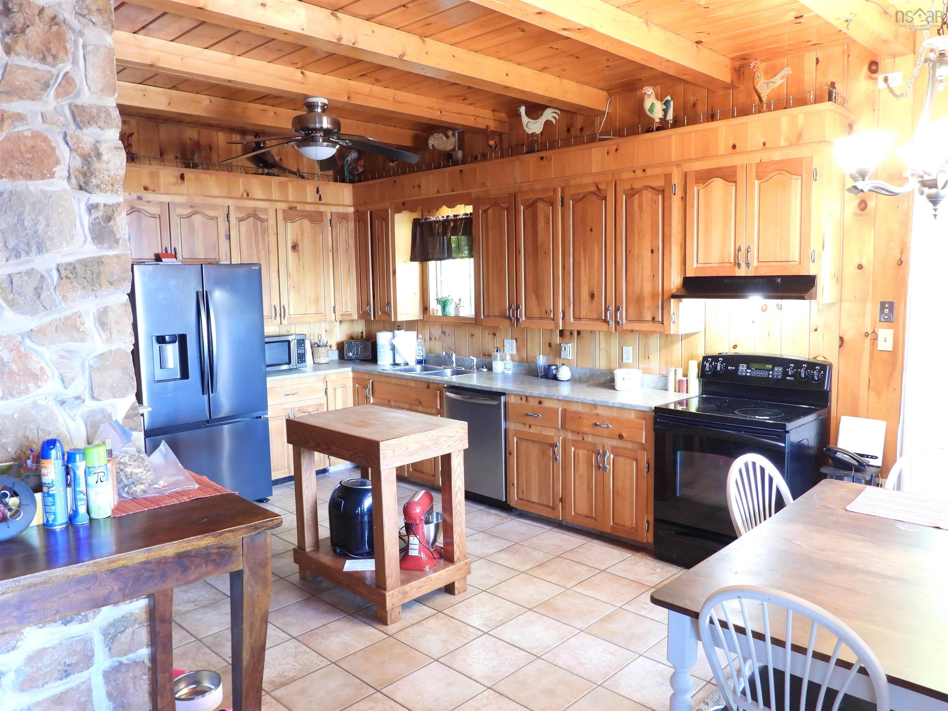 $1,200,000.00: 360 Birch Lane, Aylesford Lake