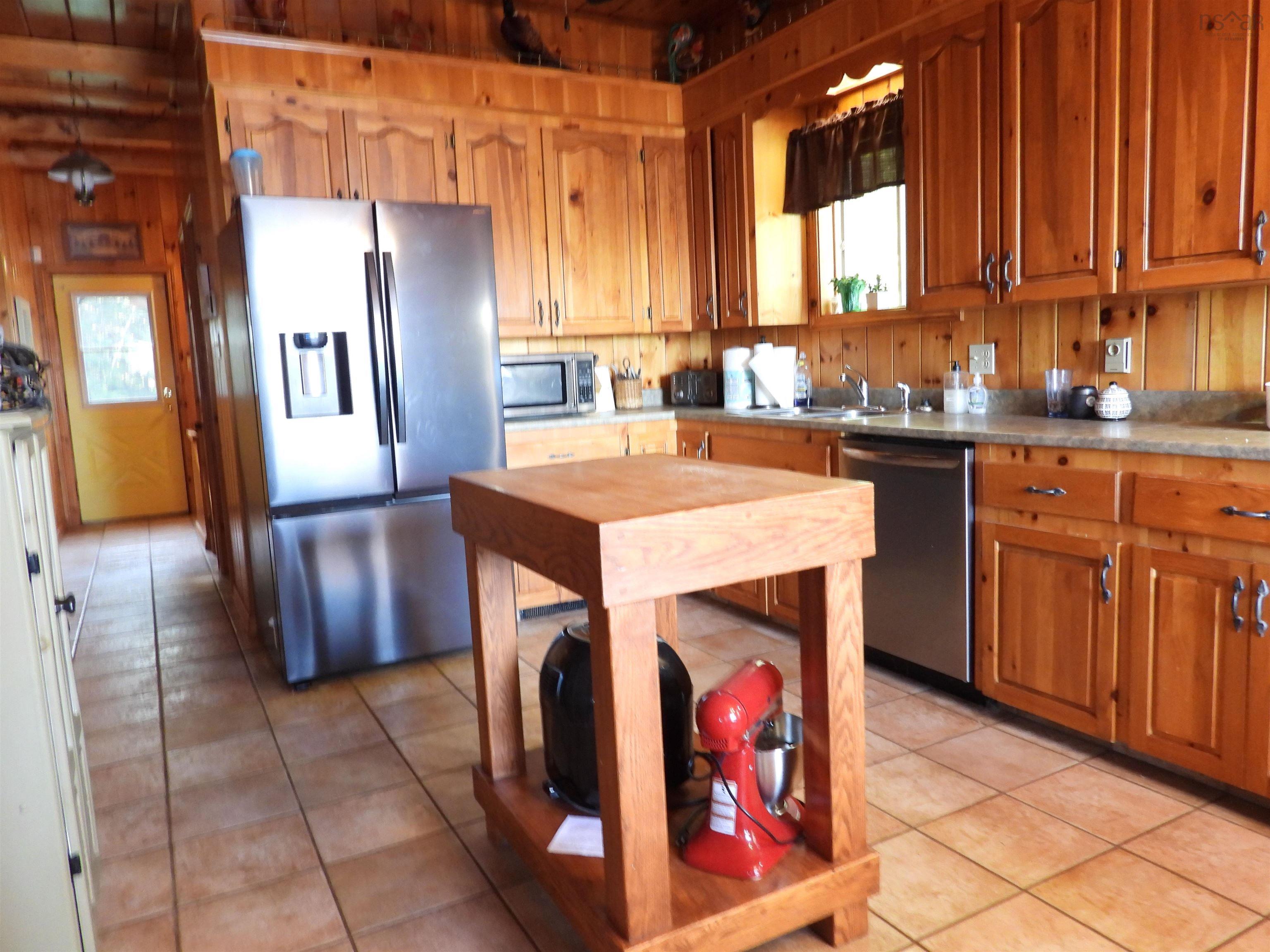 $1,200,000.00: 360 Birch Lane, Aylesford Lake