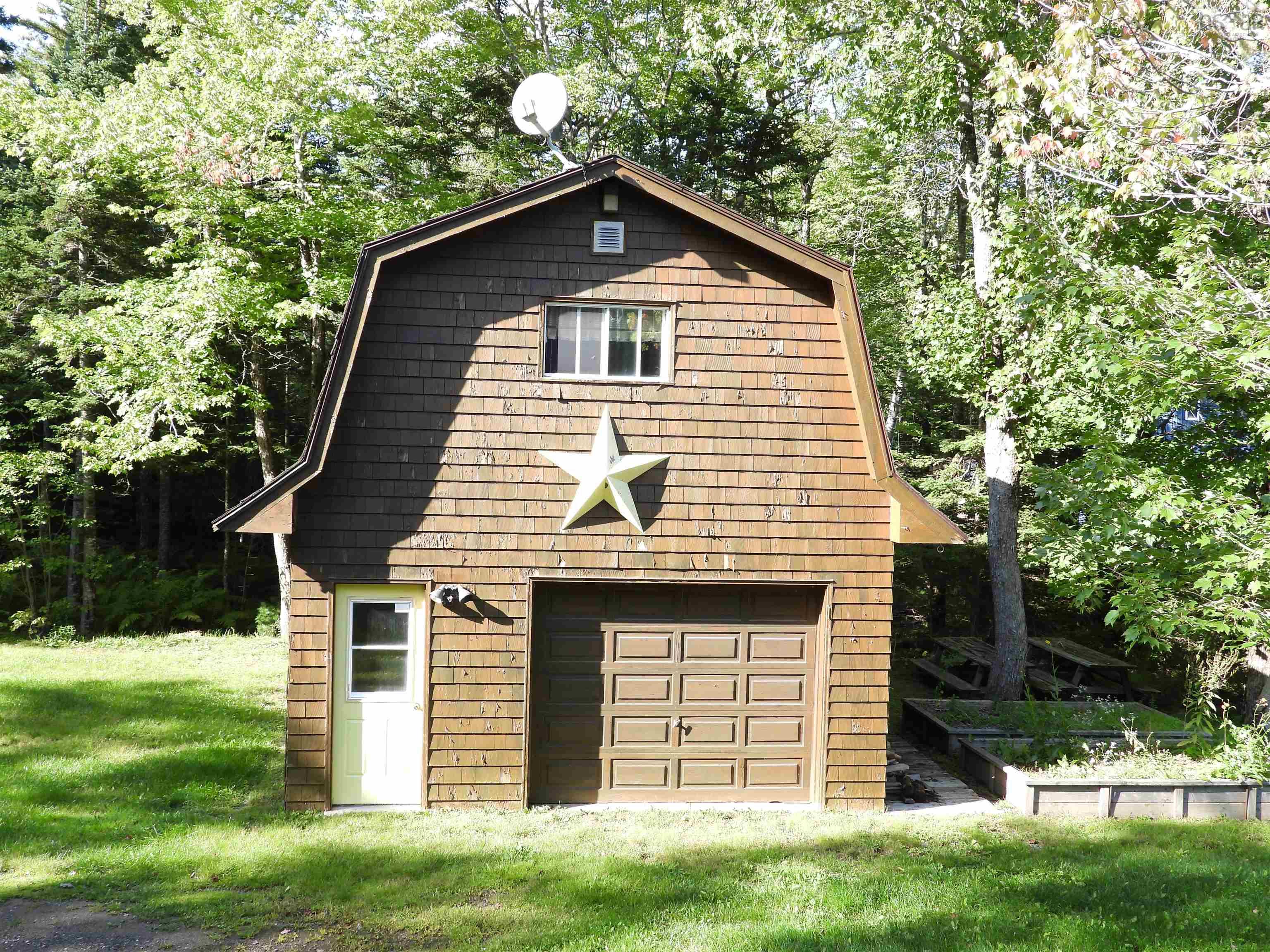 $1,200,000.00: 360 Birch Lane, Aylesford Lake