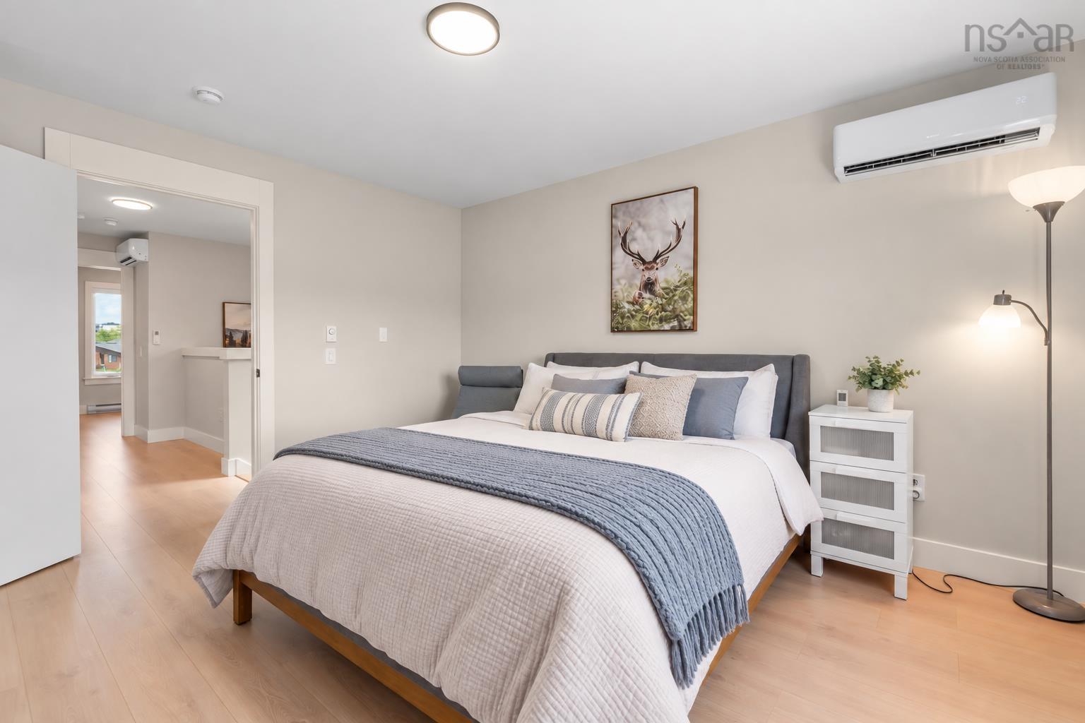 $699,900.00: 91 Honeygold Drive, Halifax