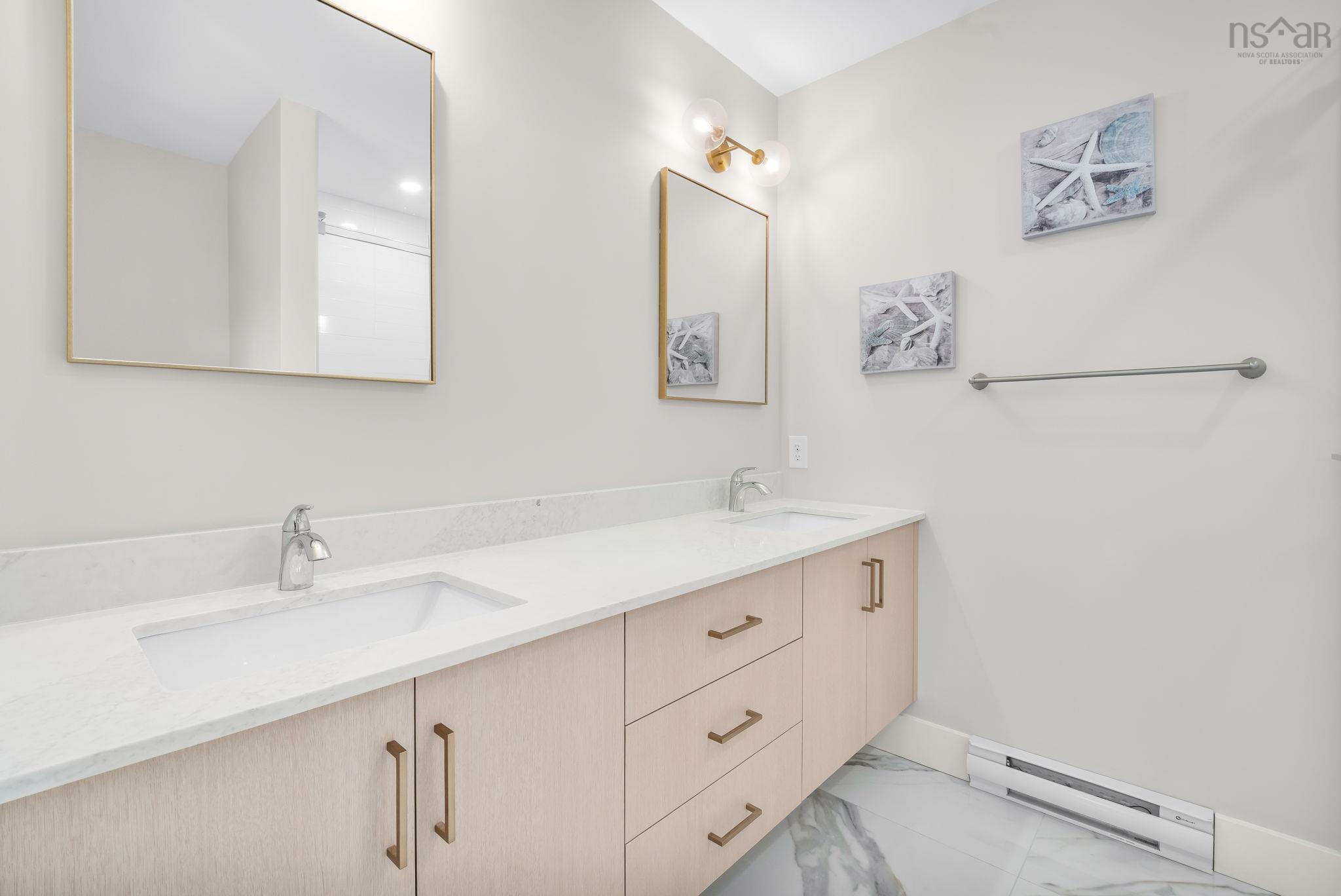$699,900.00: 91 Honeygold Drive, Halifax