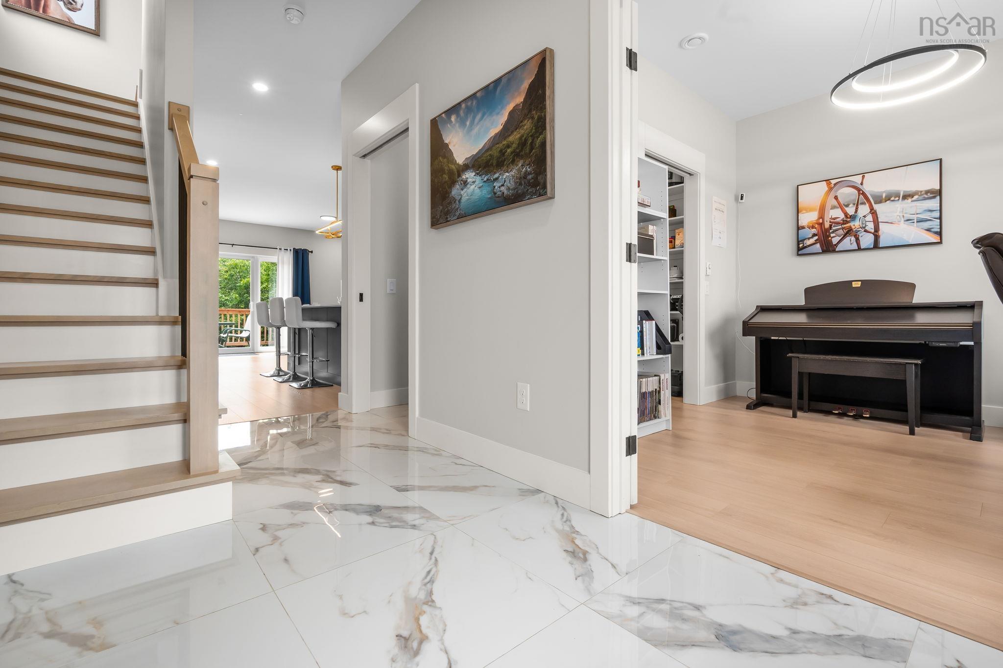 $699,900.00: 91 Honeygold Drive, Halifax