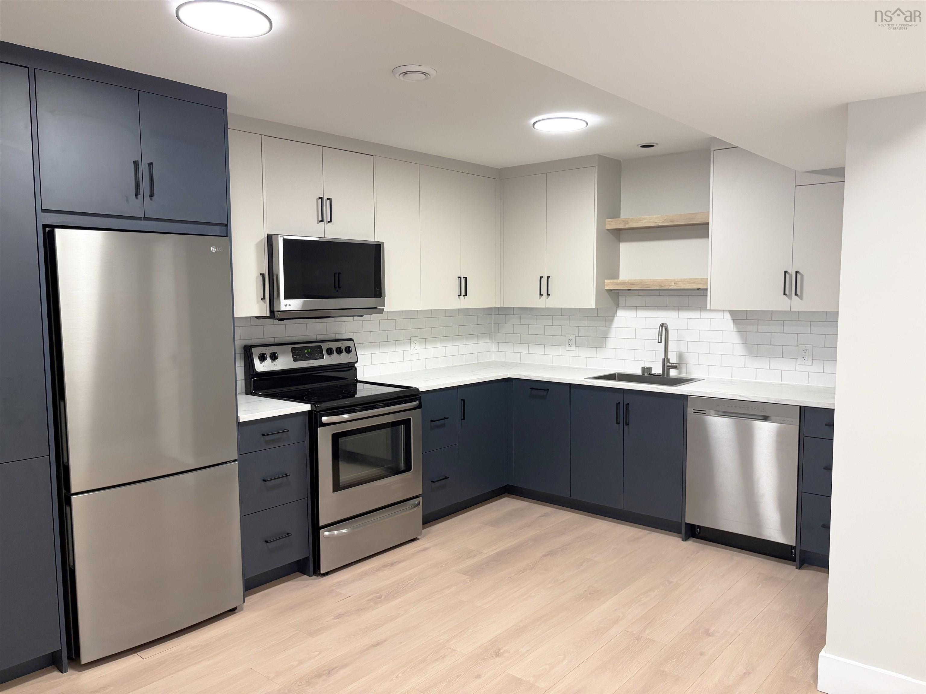 $699,900.00: 91 Honeygold Drive, Halifax
