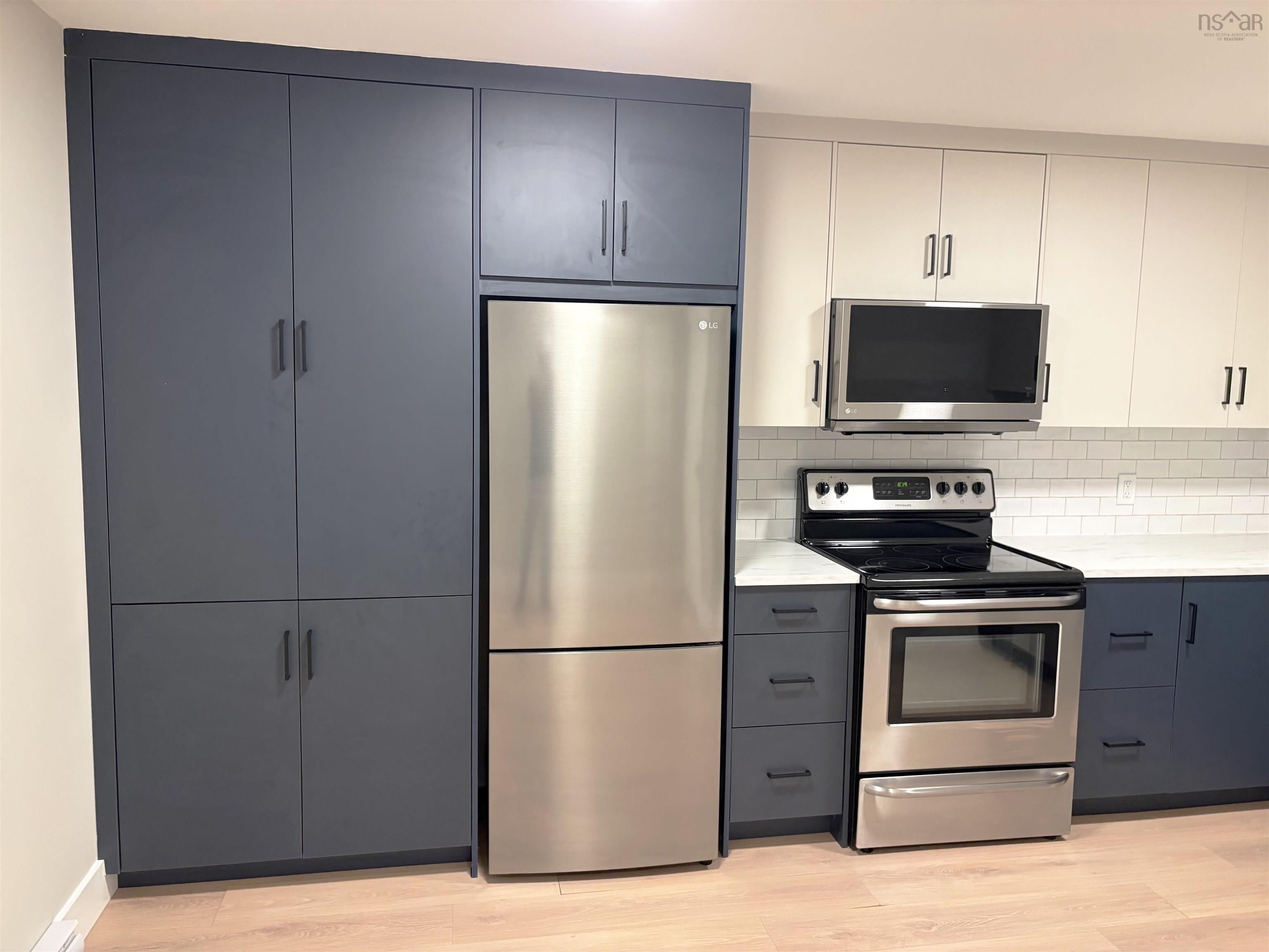 $699,900.00: 91 Honeygold Drive, Halifax