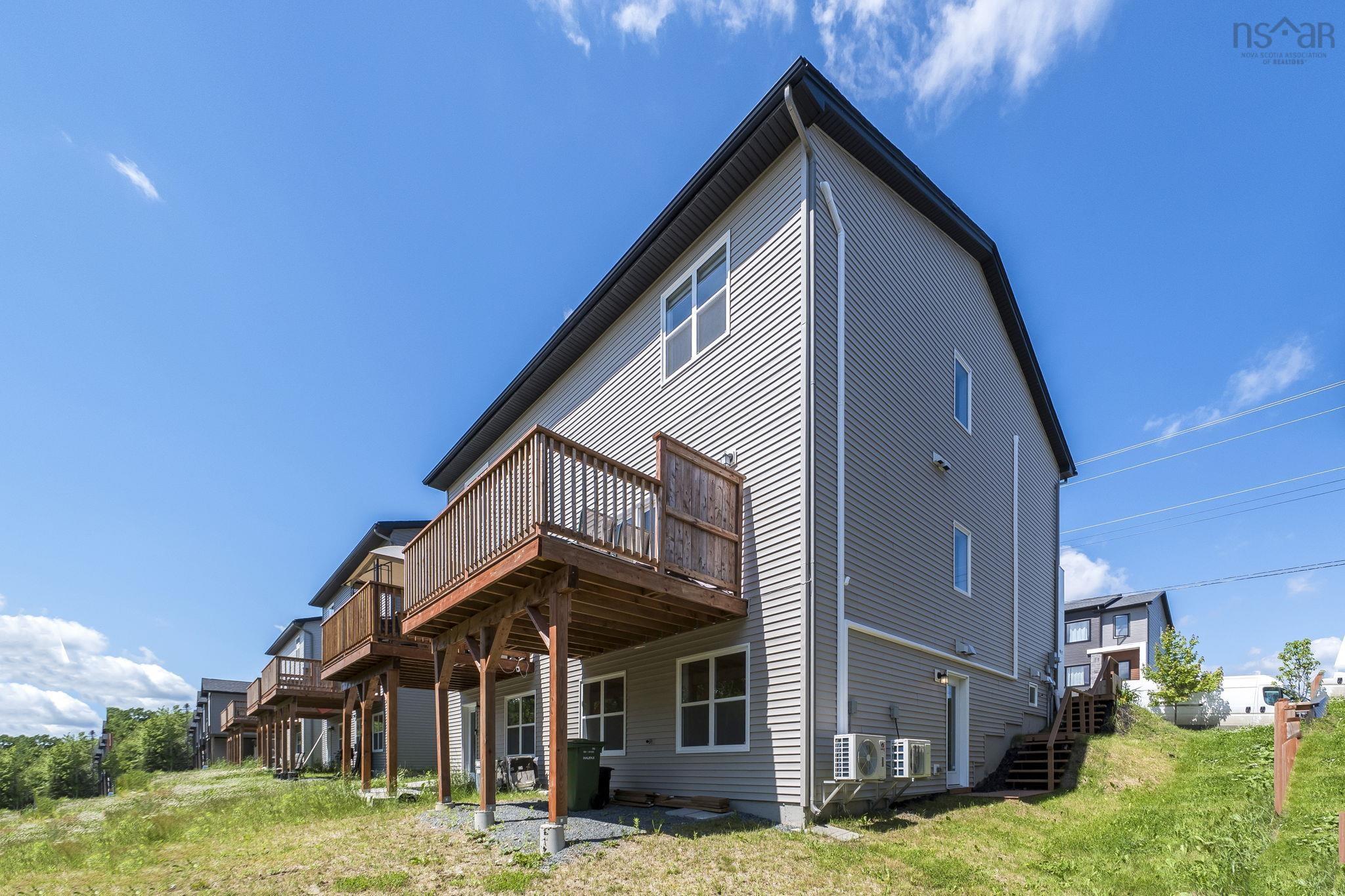 $699,900.00: 91 Honeygold Drive, Halifax