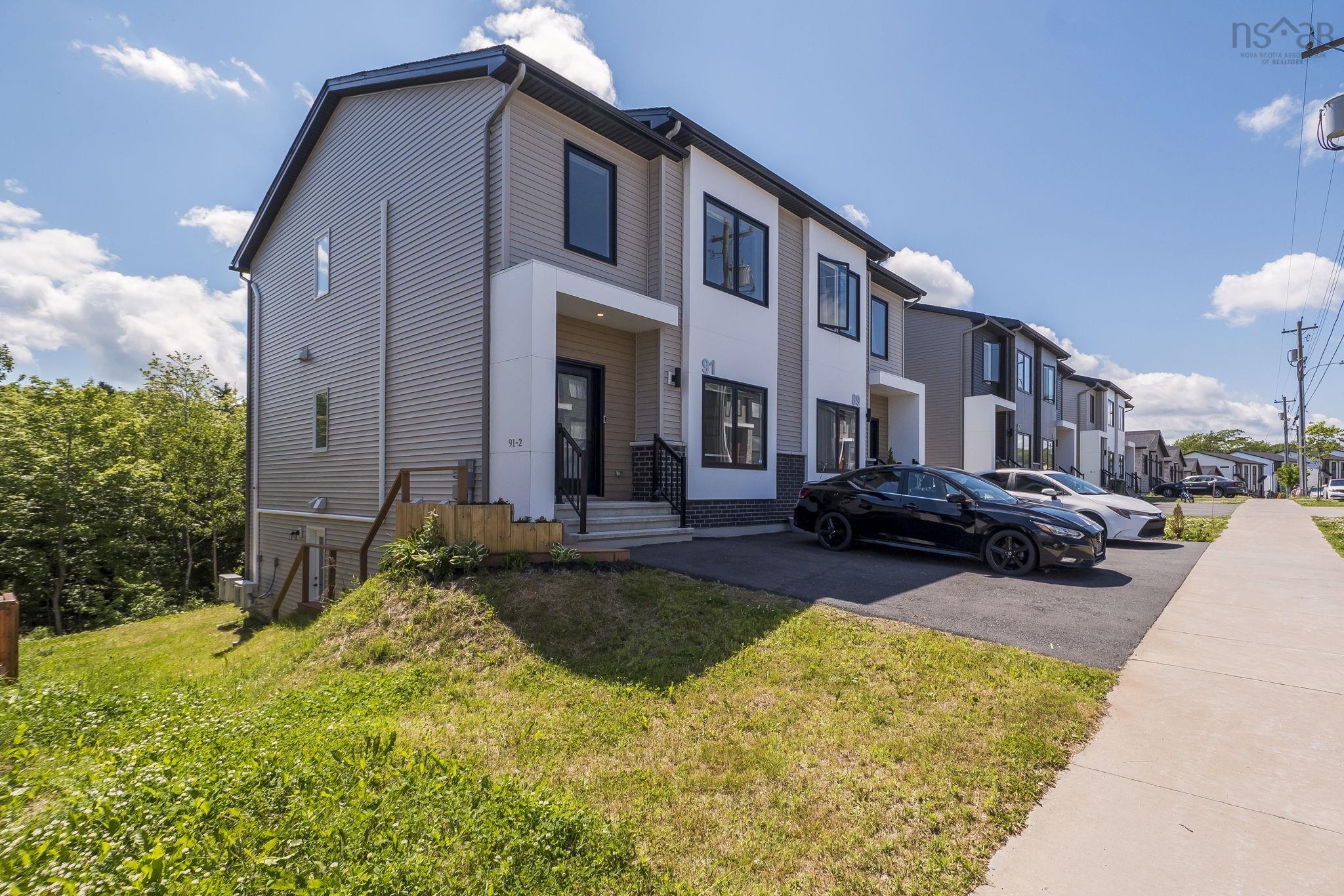 $699,900.00: 91 Honeygold Drive, Halifax