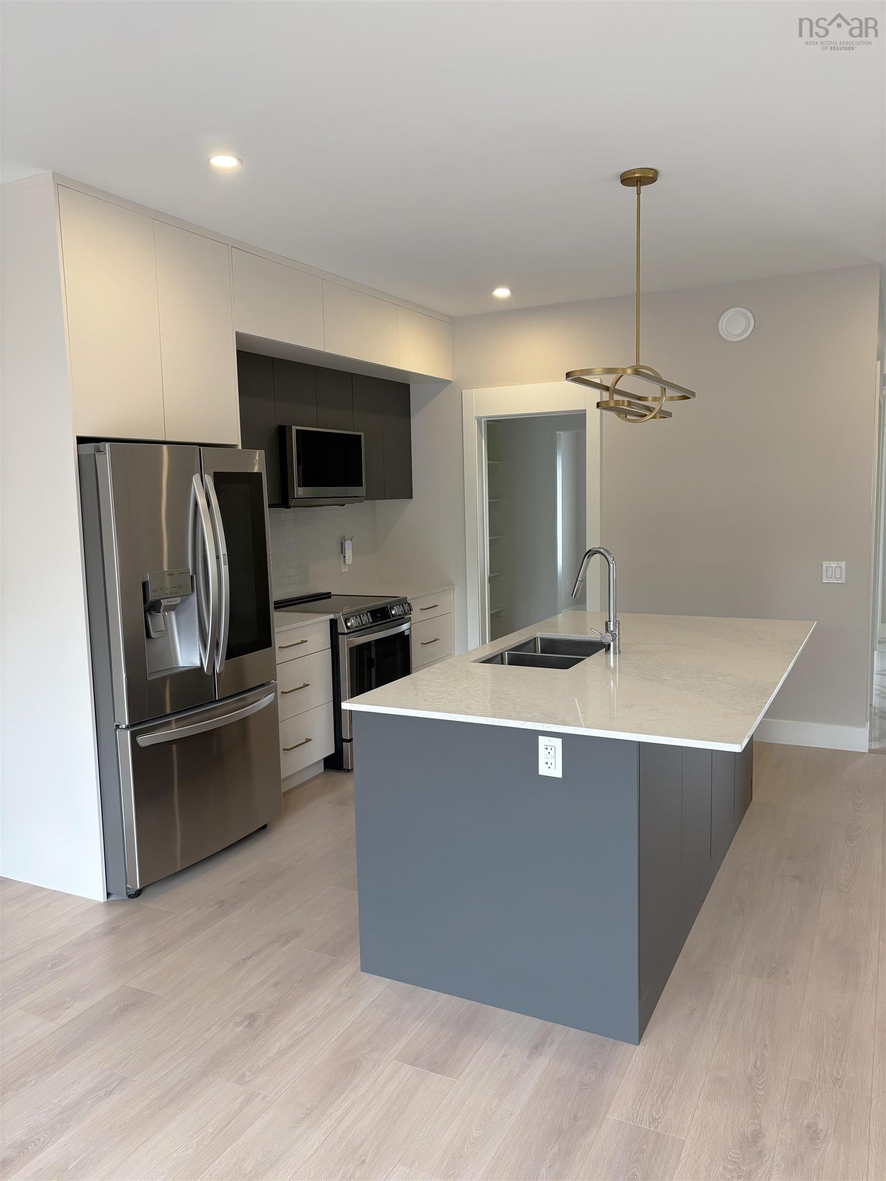 $699,900.00: 91 Honeygold Drive, Halifax