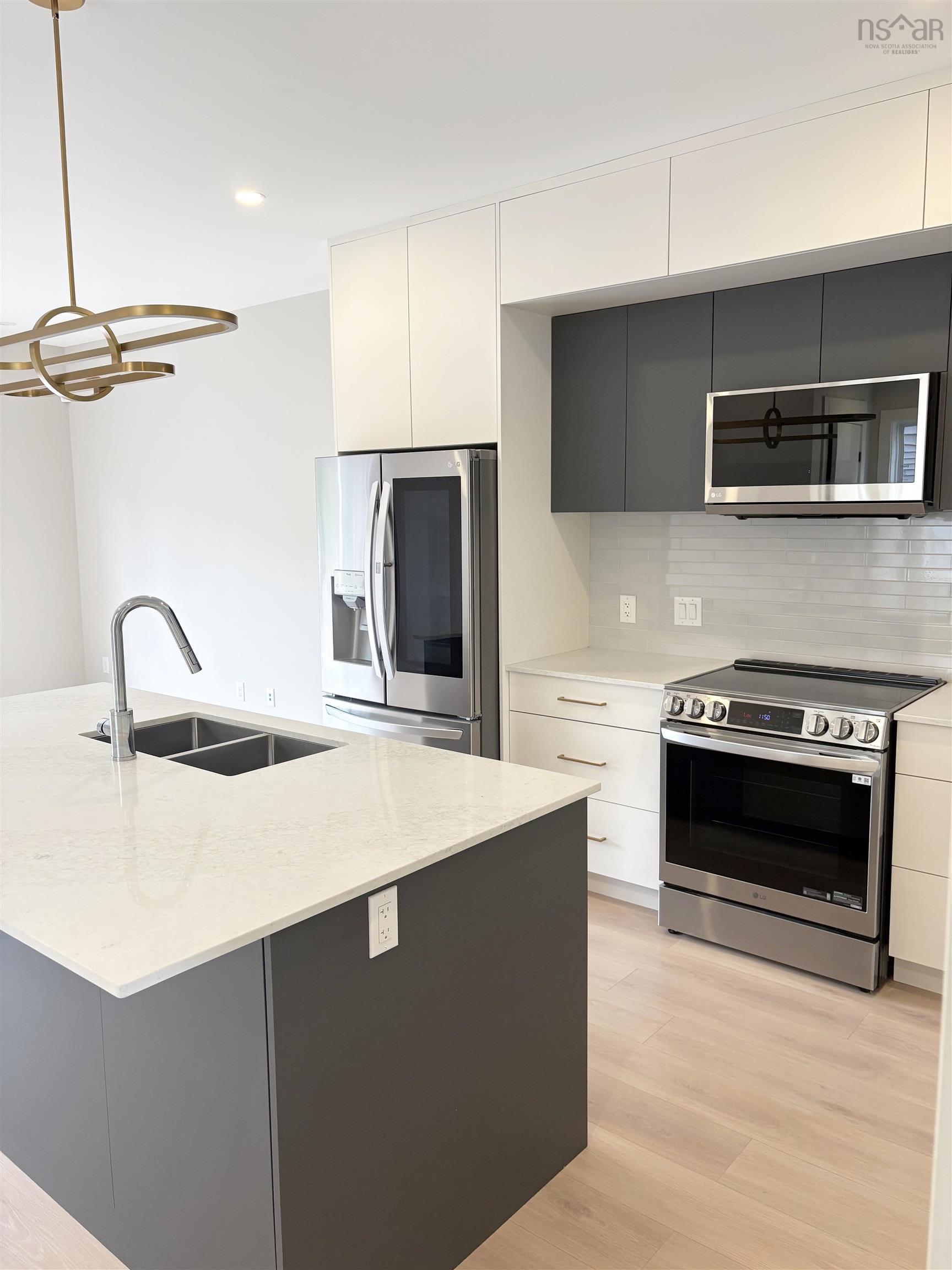 $699,900.00: 91 Honeygold Drive, Halifax