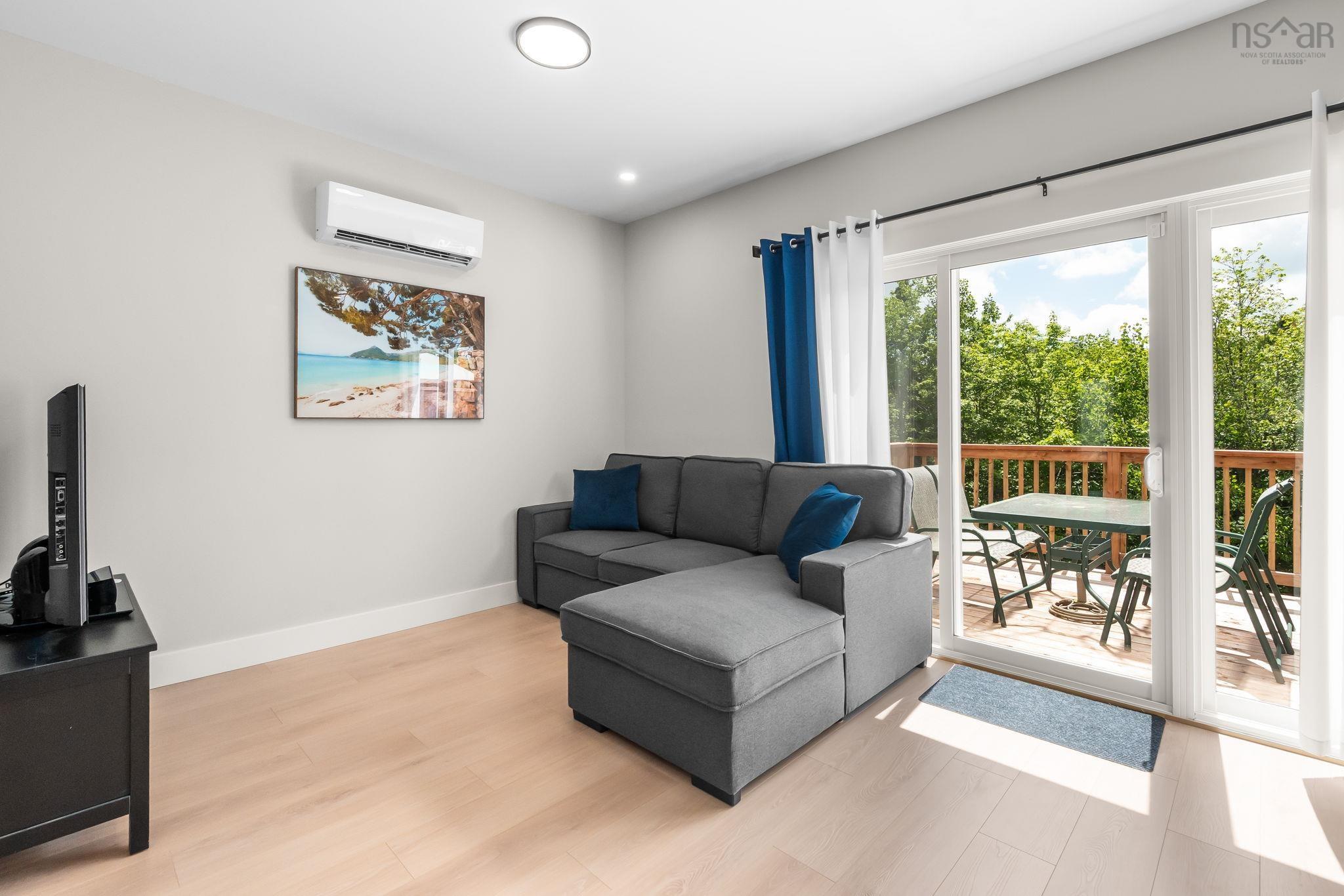 $699,900.00: 91 Honeygold Drive, Halifax