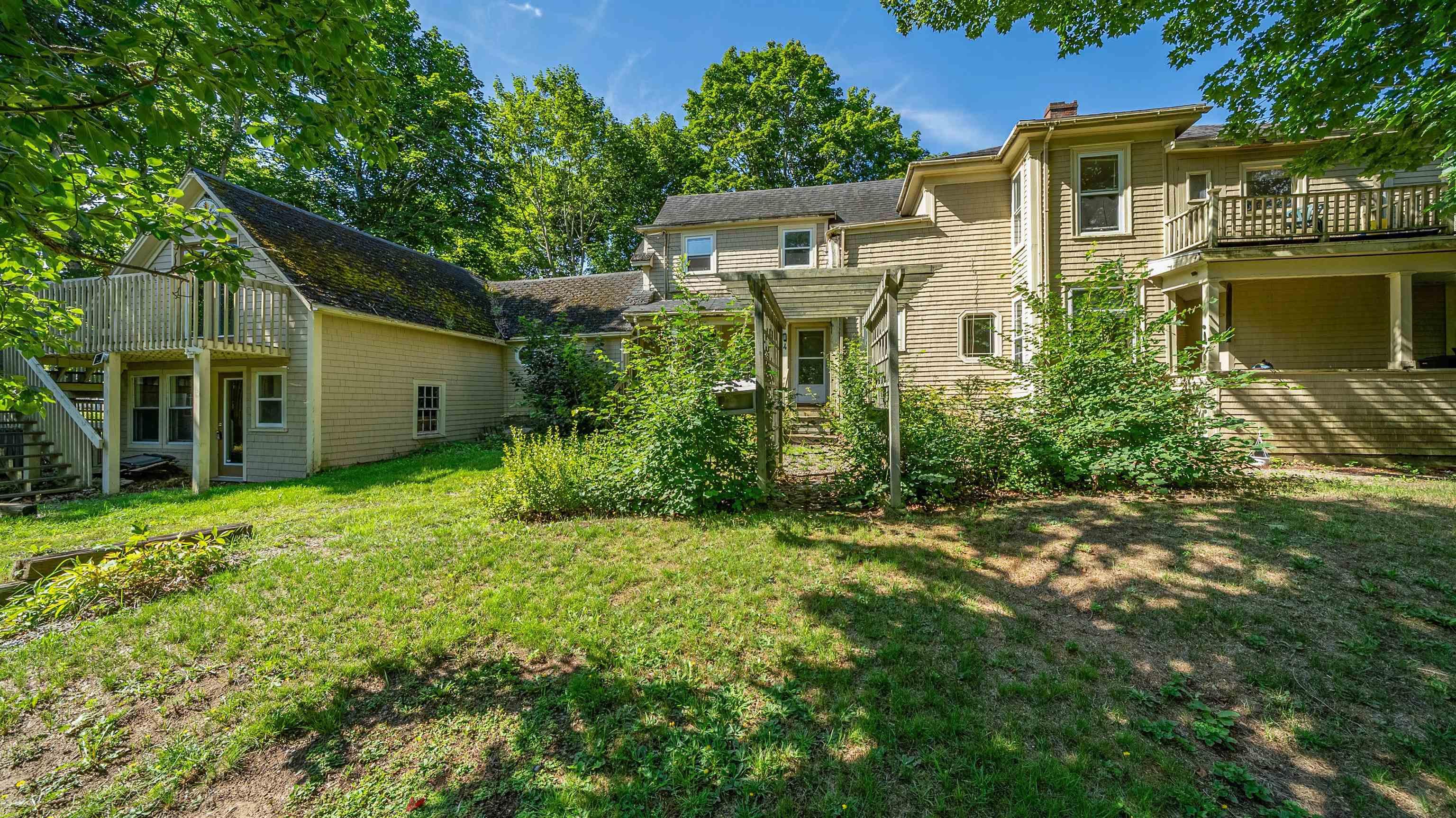 $395,000.00: 2532 1 Highway, Aylesford