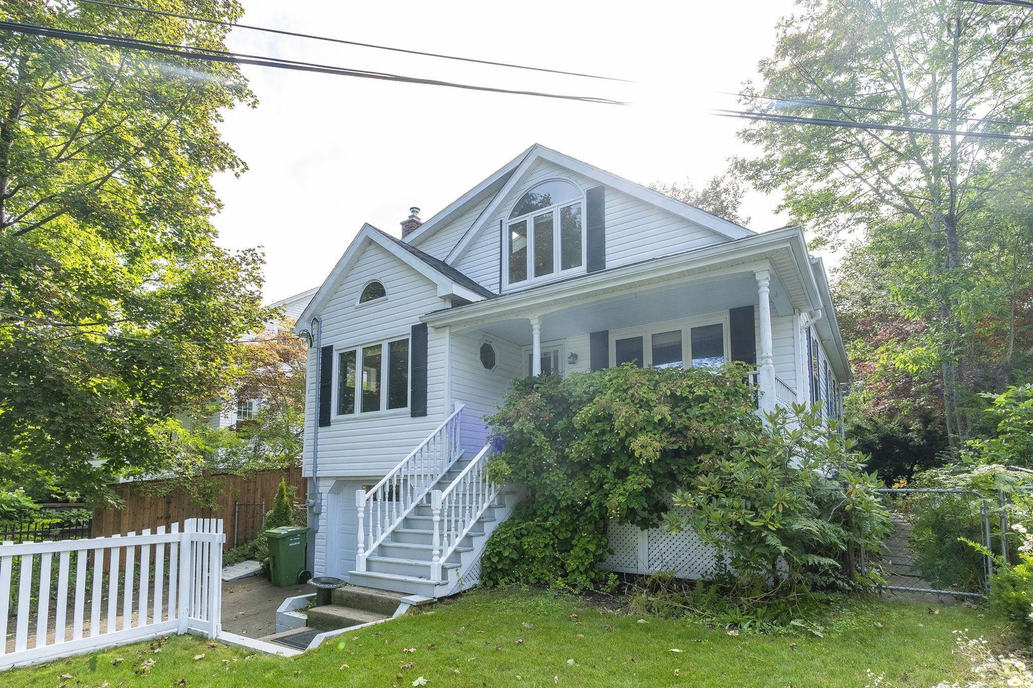 $749,900.00: 19 Alderwood Drive, Halifax