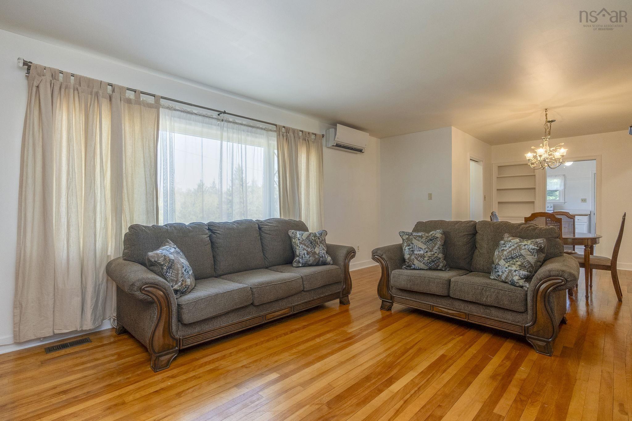 $389,900.00: 12 Cedar Street, East Kingston