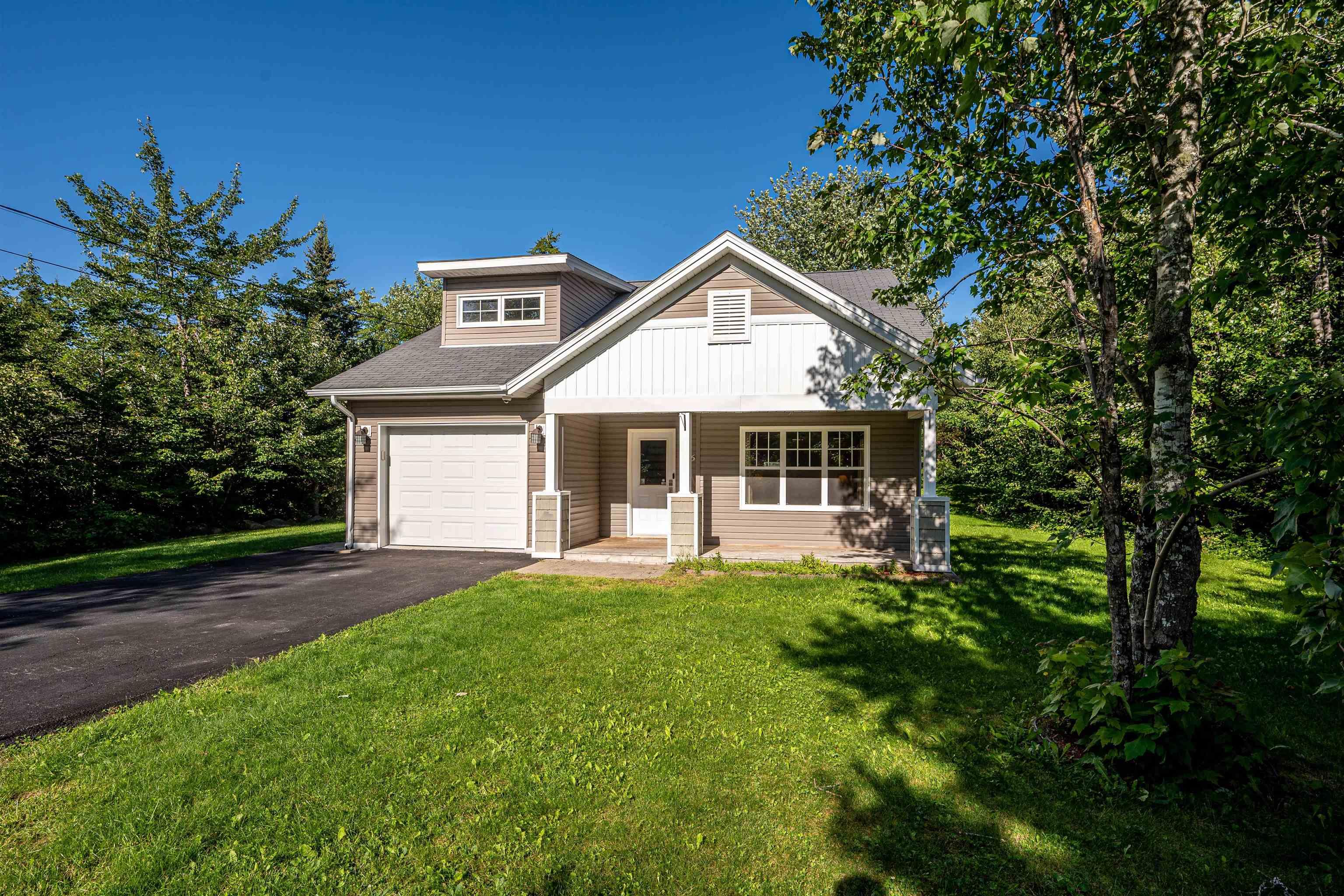 $599,999.00: 26 Country Lake Drive, Lake Echo