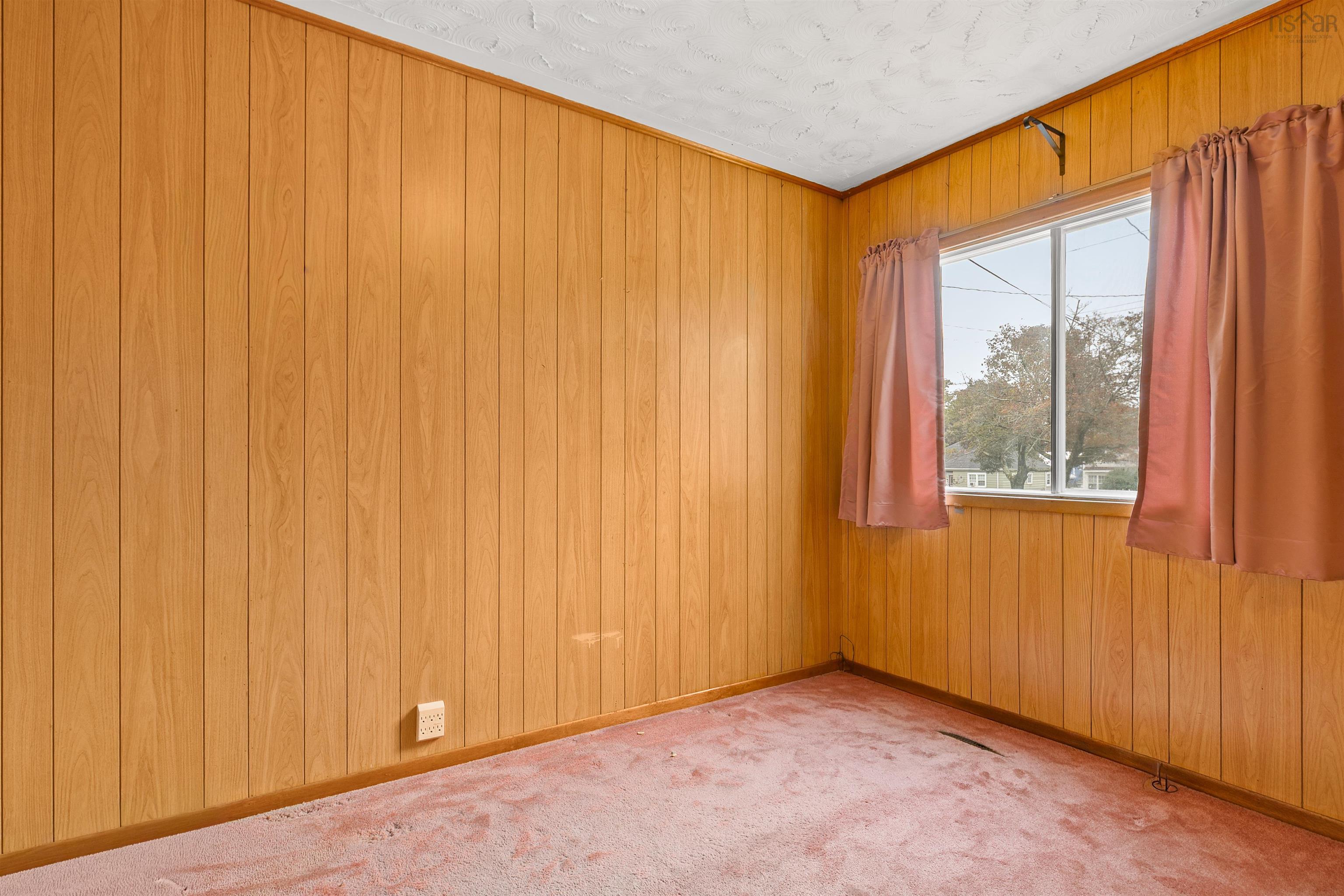 2875 Connaught Avenue, Halifax, NS (MLS® 202623267) — Lower level bedroom/den off living room