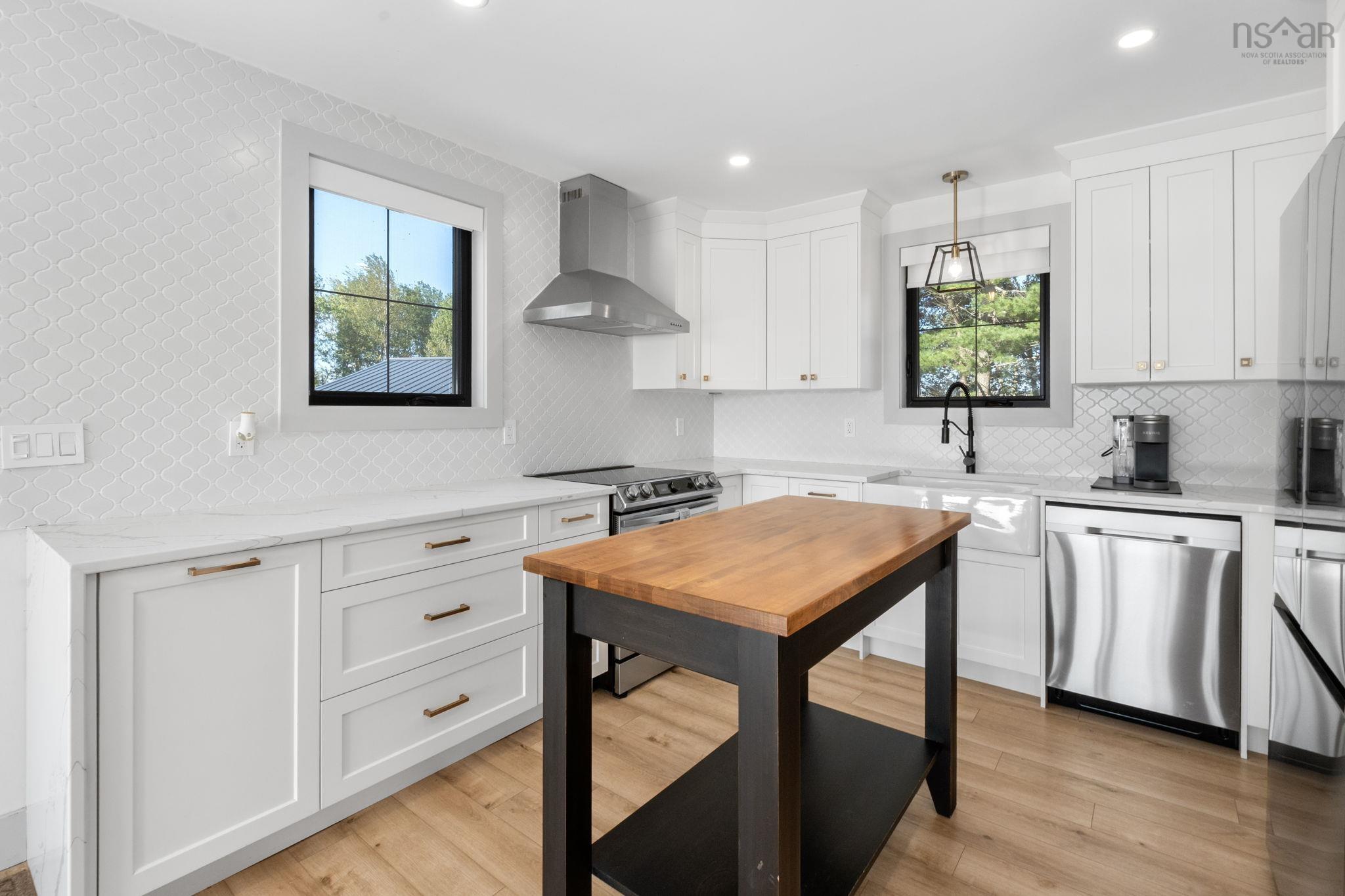 $849,900.00: 504 Porters Point Branch Road, Lower Canard