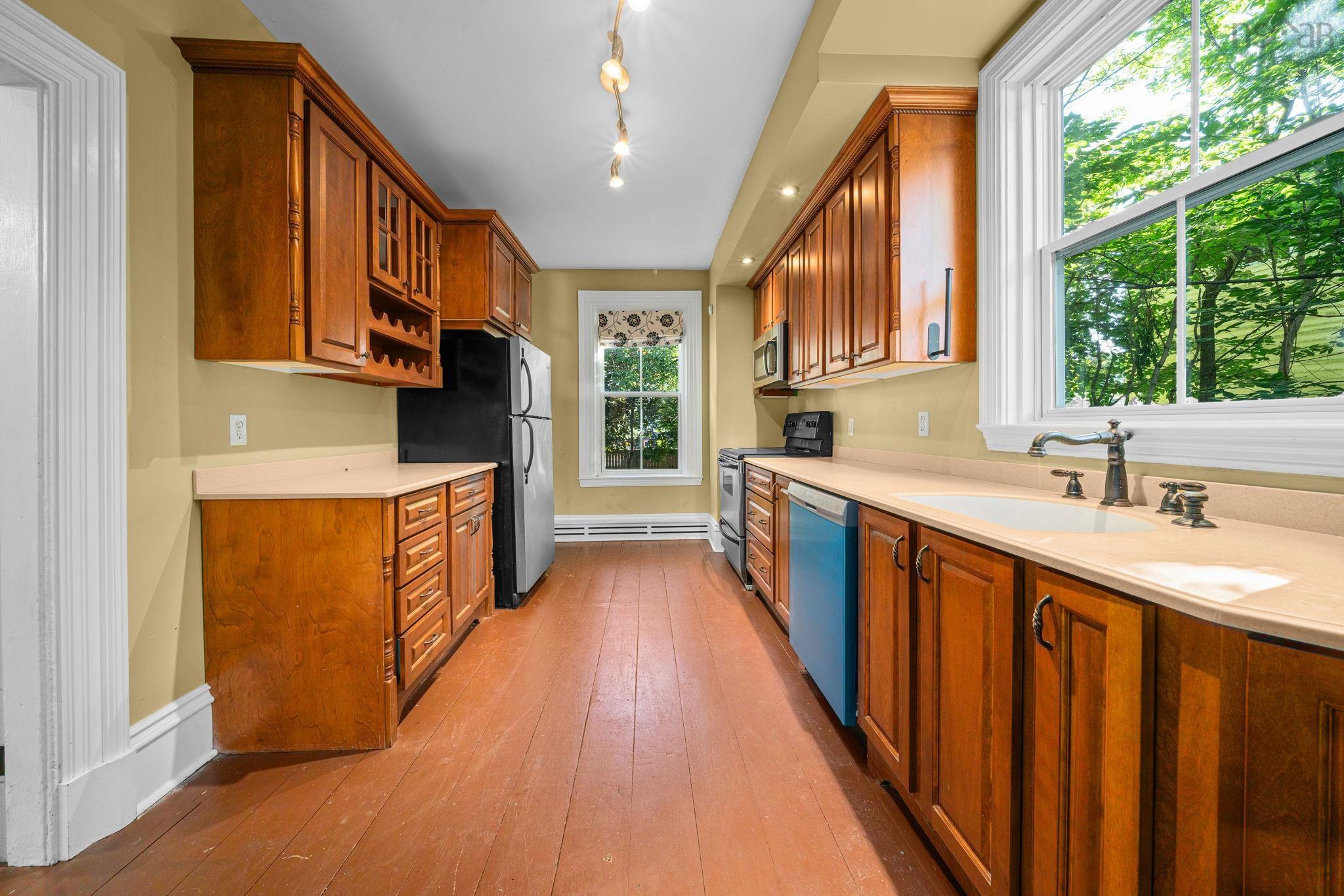 $769,900.00: 2615 Fuller Terrace, Halifax