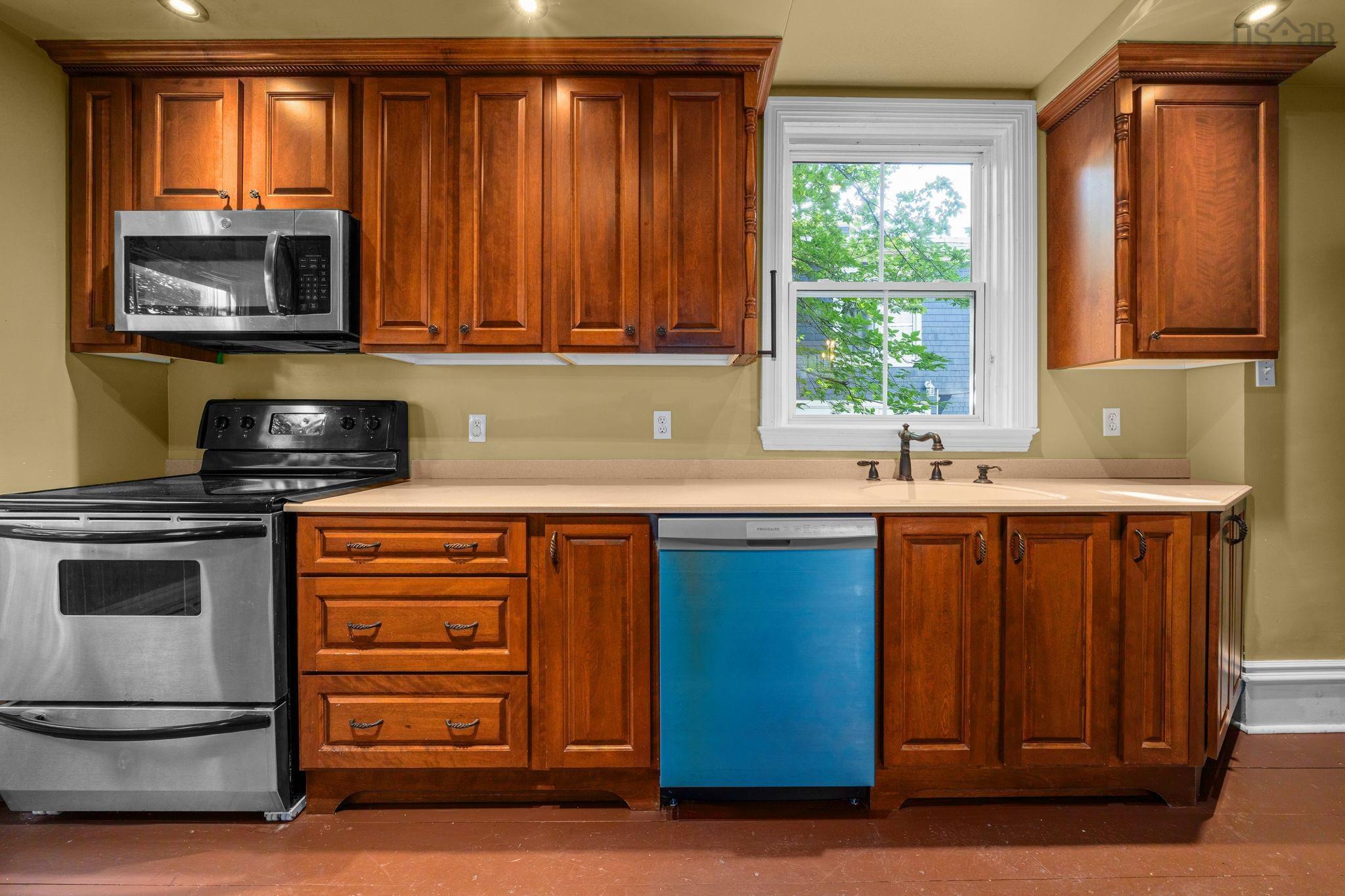 $769,900.00: 2615 Fuller Terrace, Halifax