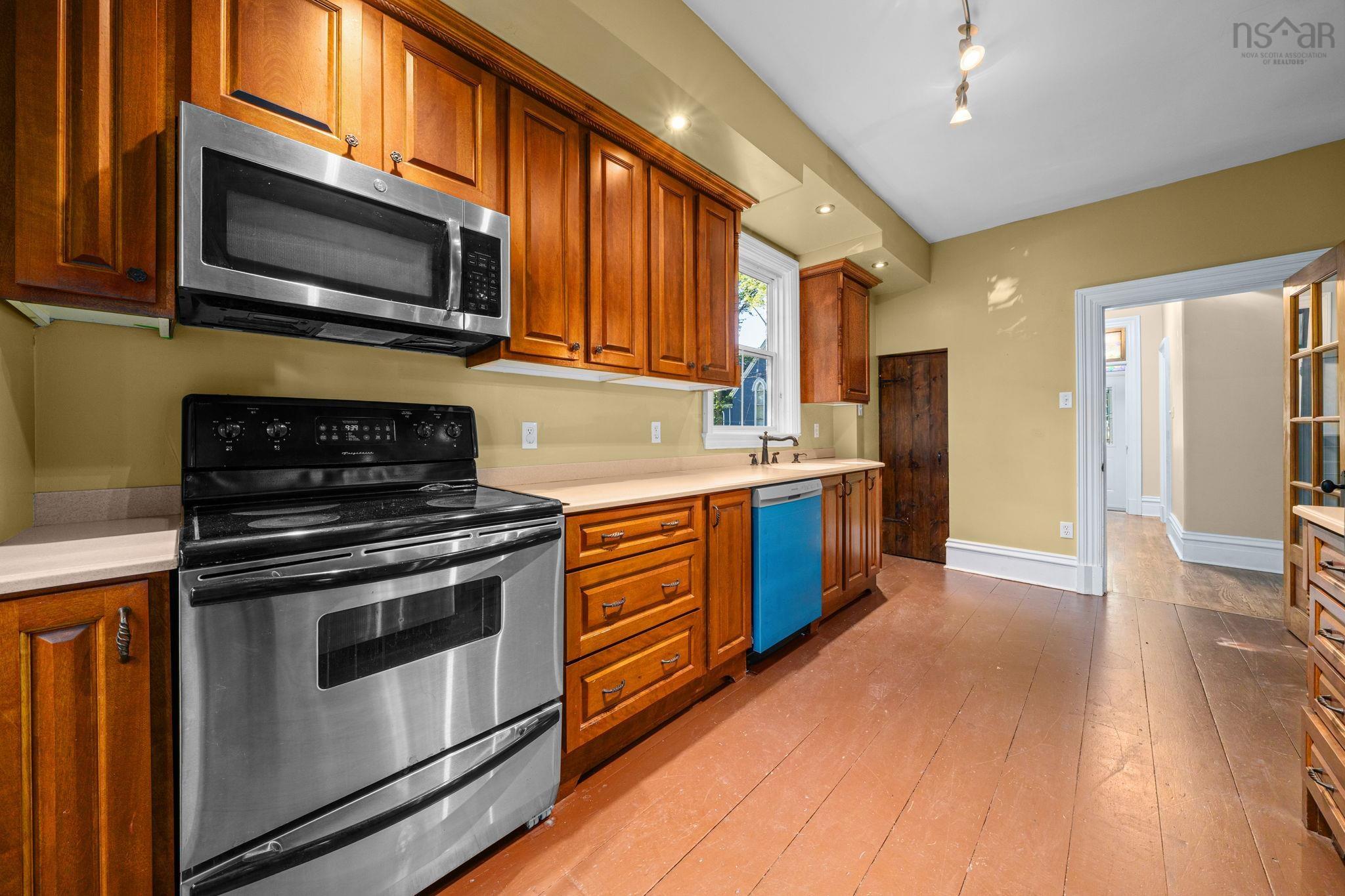 $769,900.00: 2615 Fuller Terrace, Halifax
