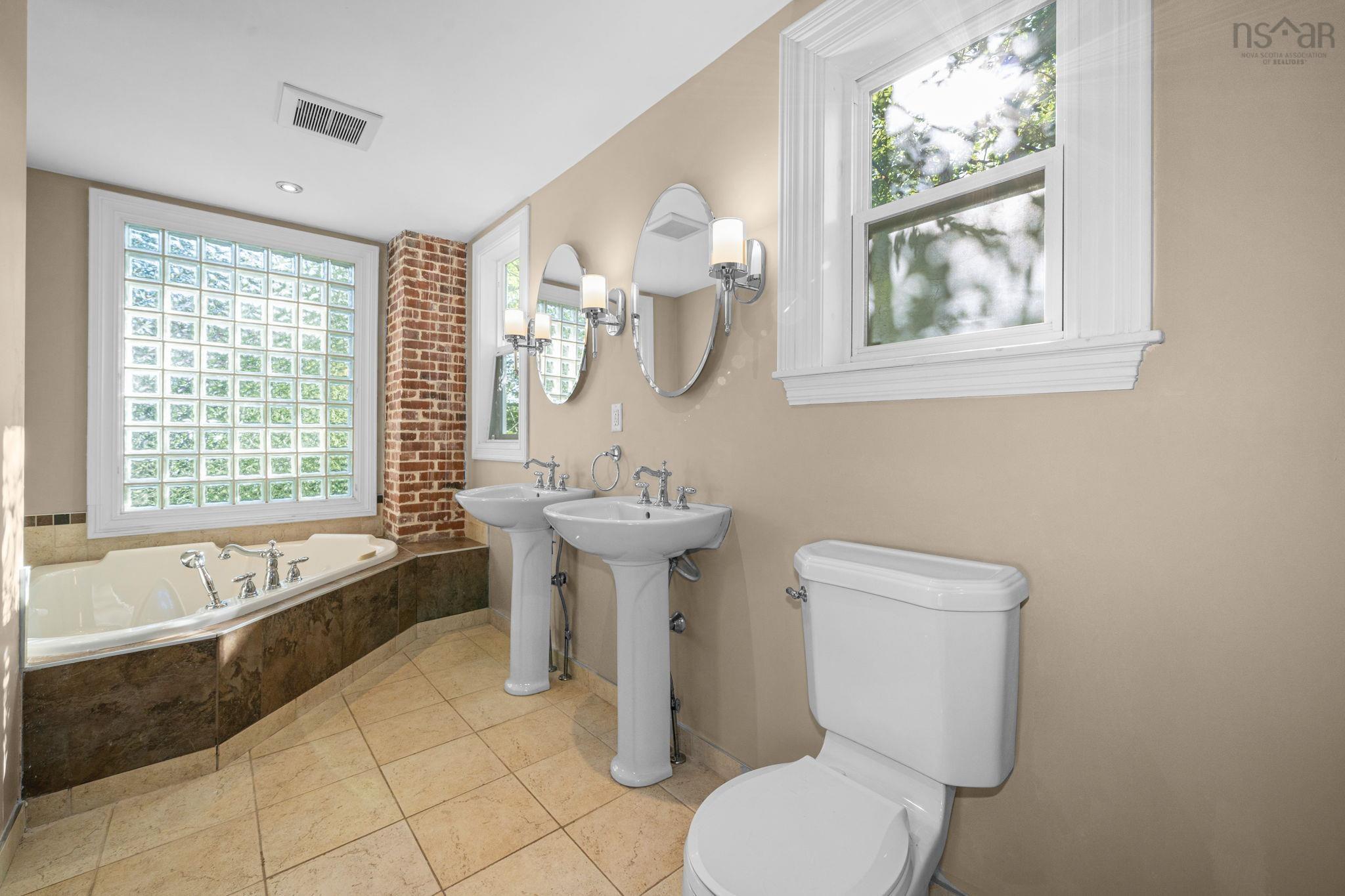 $769,900.00: 2615 Fuller Terrace, Halifax