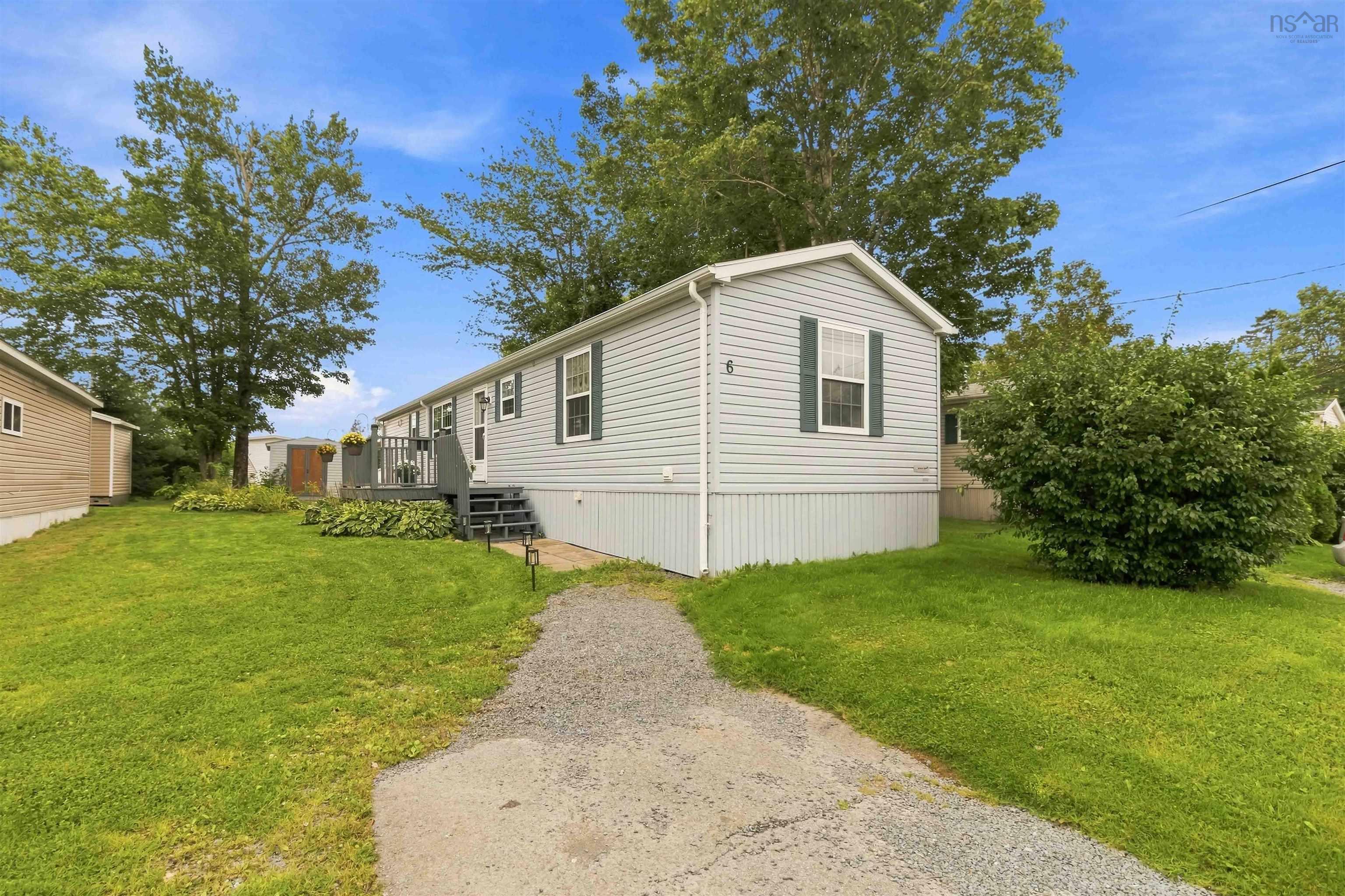 $210,000.00: 6 Commodore Avenue, Middle Sackville