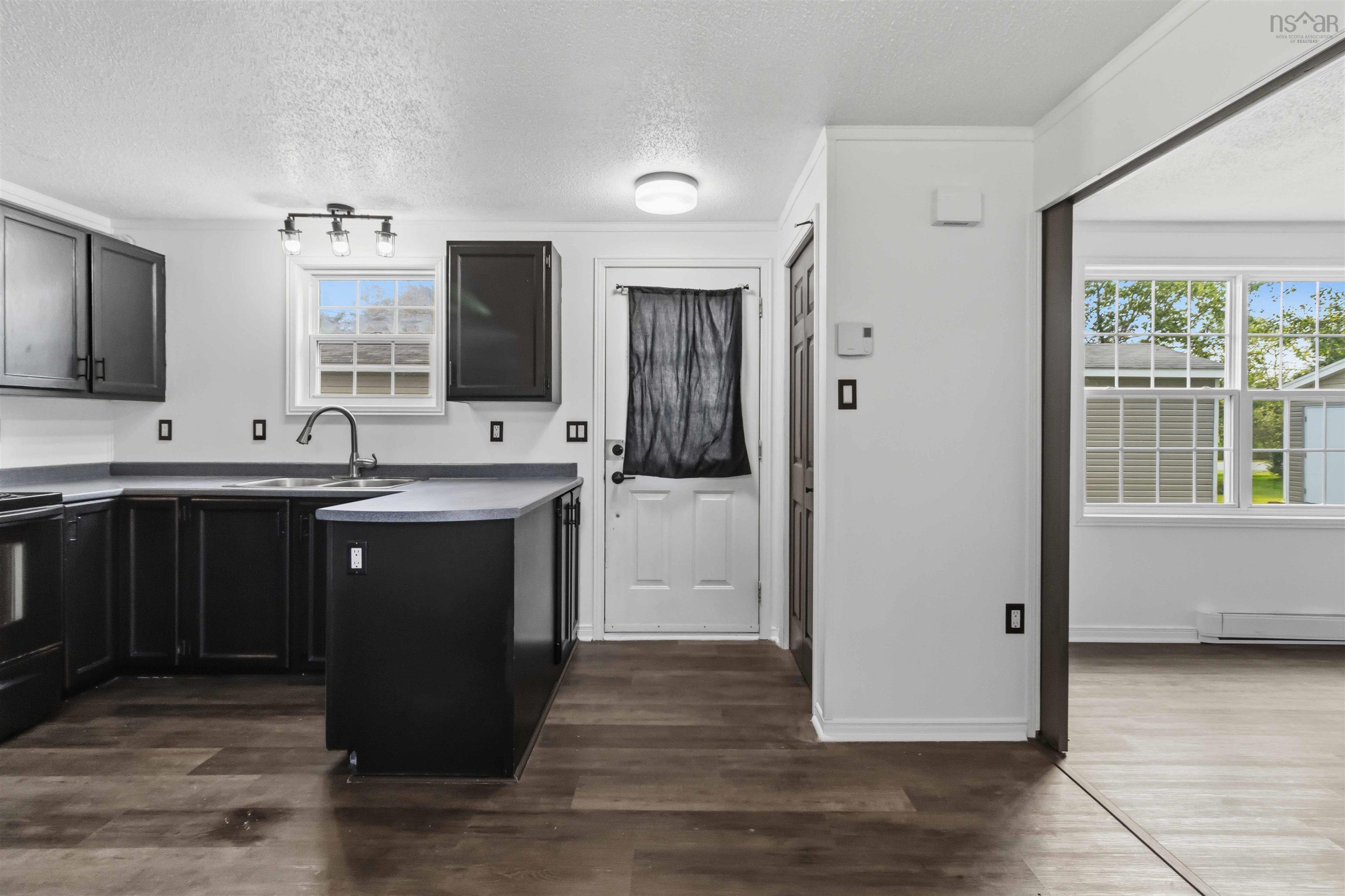$210,000.00: 6 Commodore Avenue, Middle Sackville