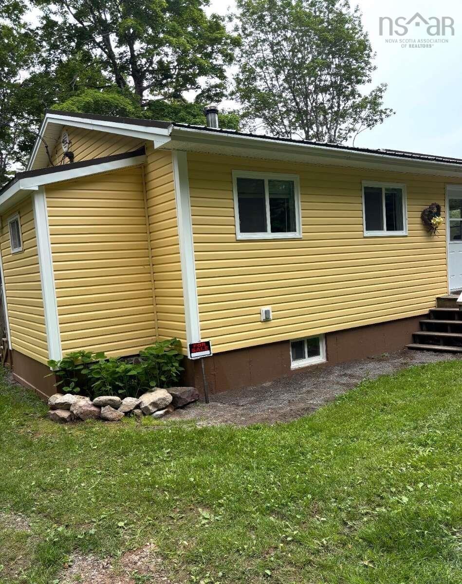 $359,900.00: 939 Dean Settlement Road, Trafalgar