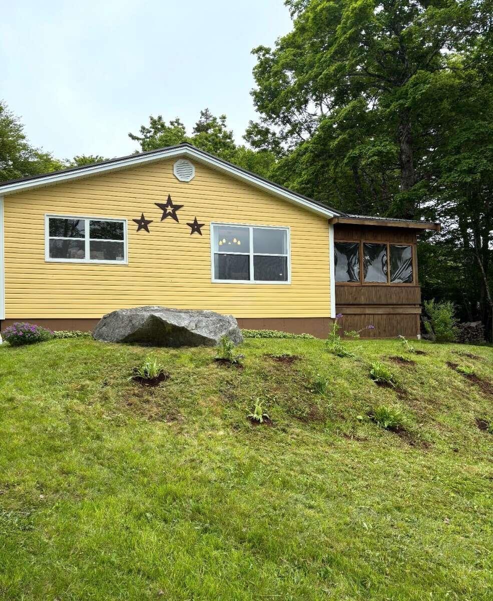 $359,900.00: 939 Dean Settlement Road, Trafalgar