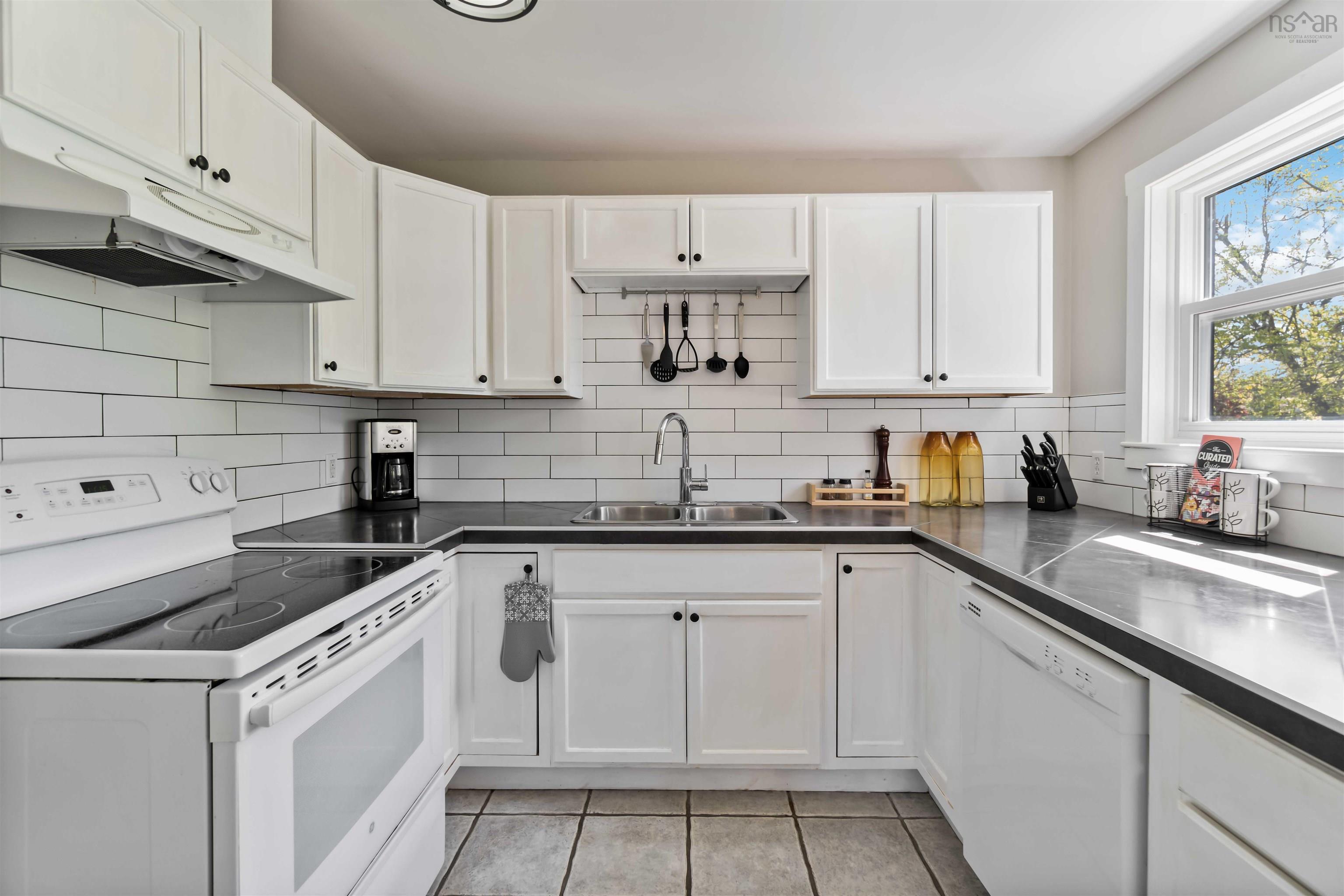 $1,035,000.00: 18 Woodman Road, Wolfville