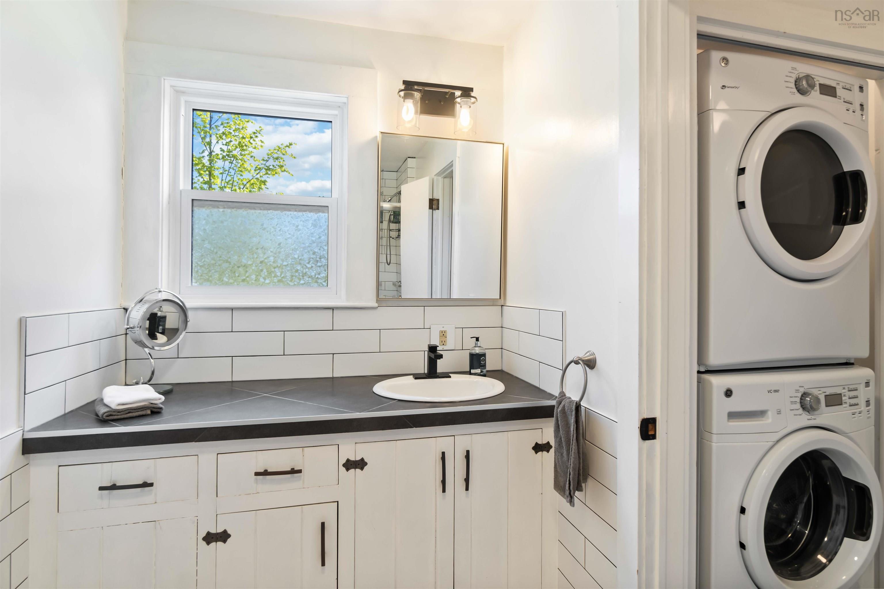 $1,035,000.00: 18 Woodman Road, Wolfville
