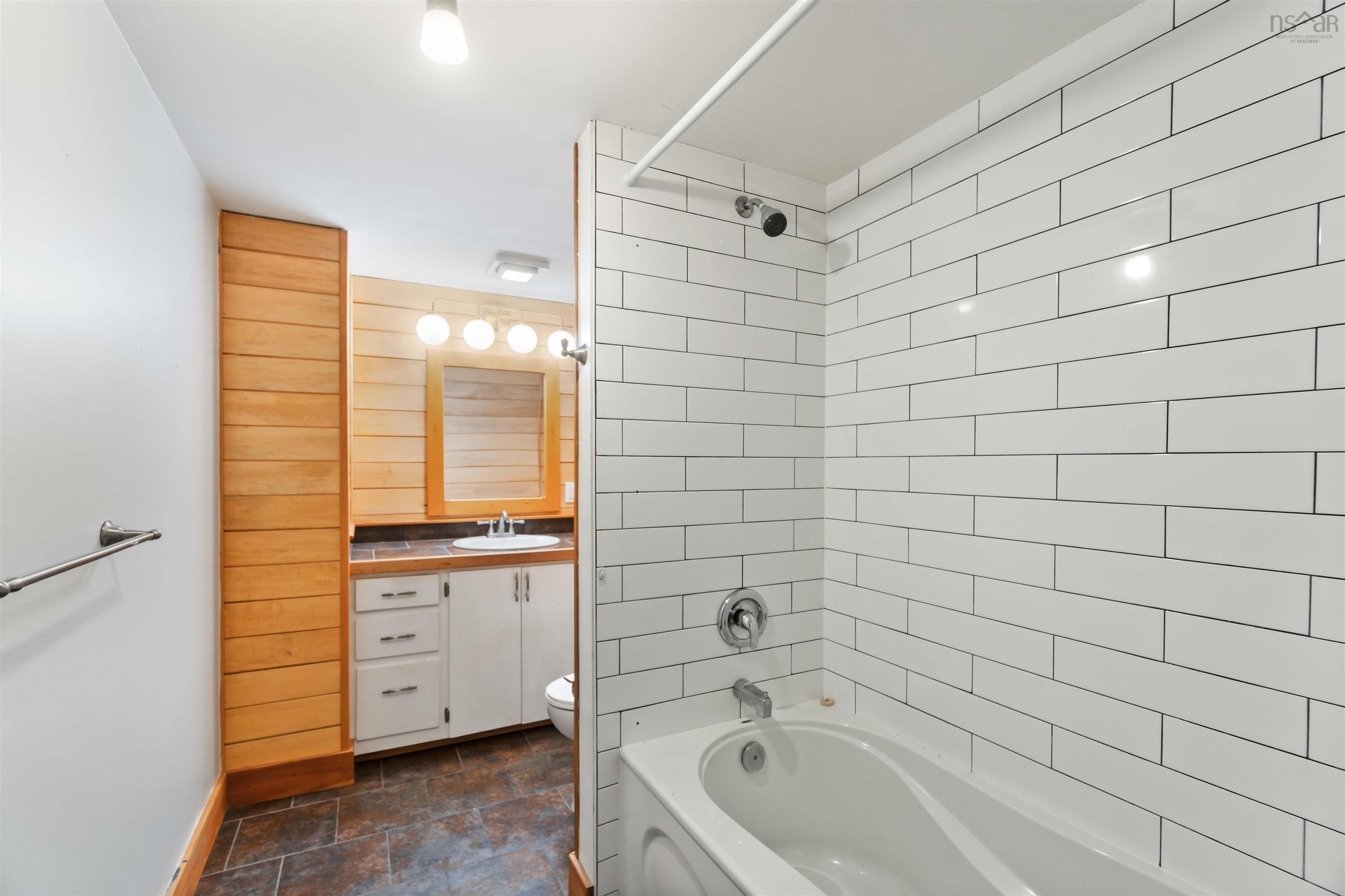 $1,035,000.00: 18 Woodman Road, Wolfville