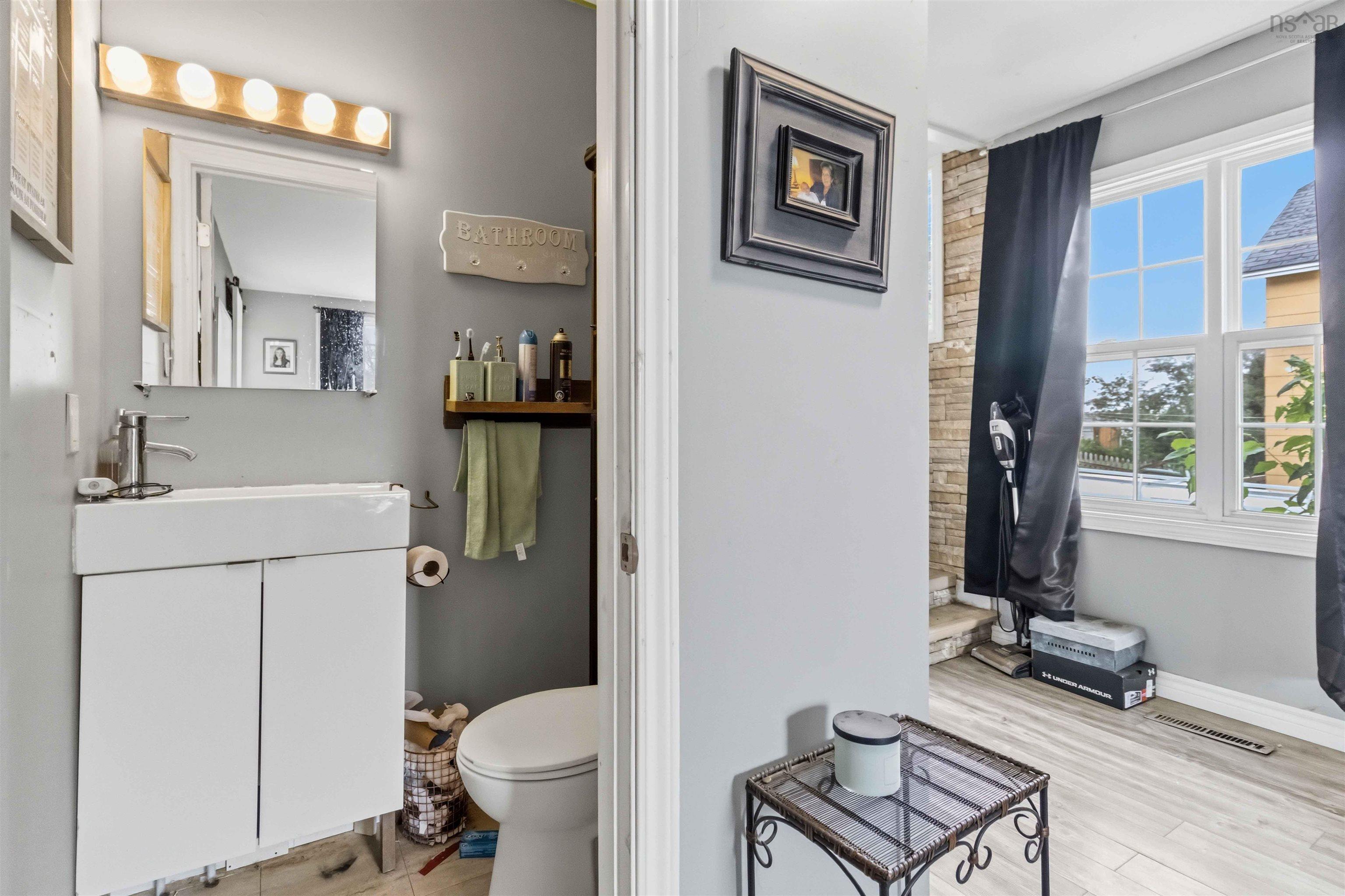 $499,000.00: 55 Coronation Avenue, Fairview