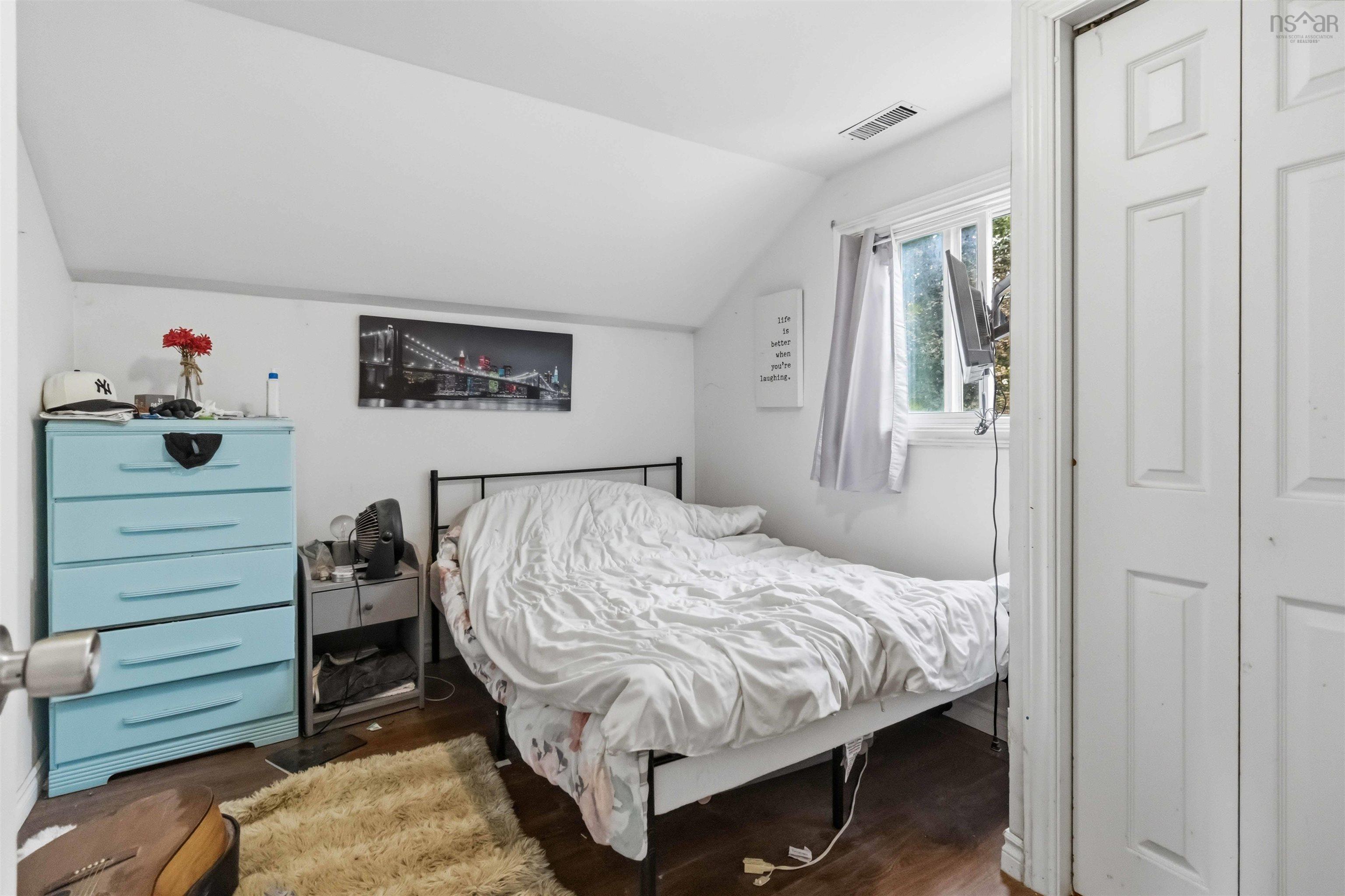 $499,000.00: 55 Coronation Avenue, Fairview