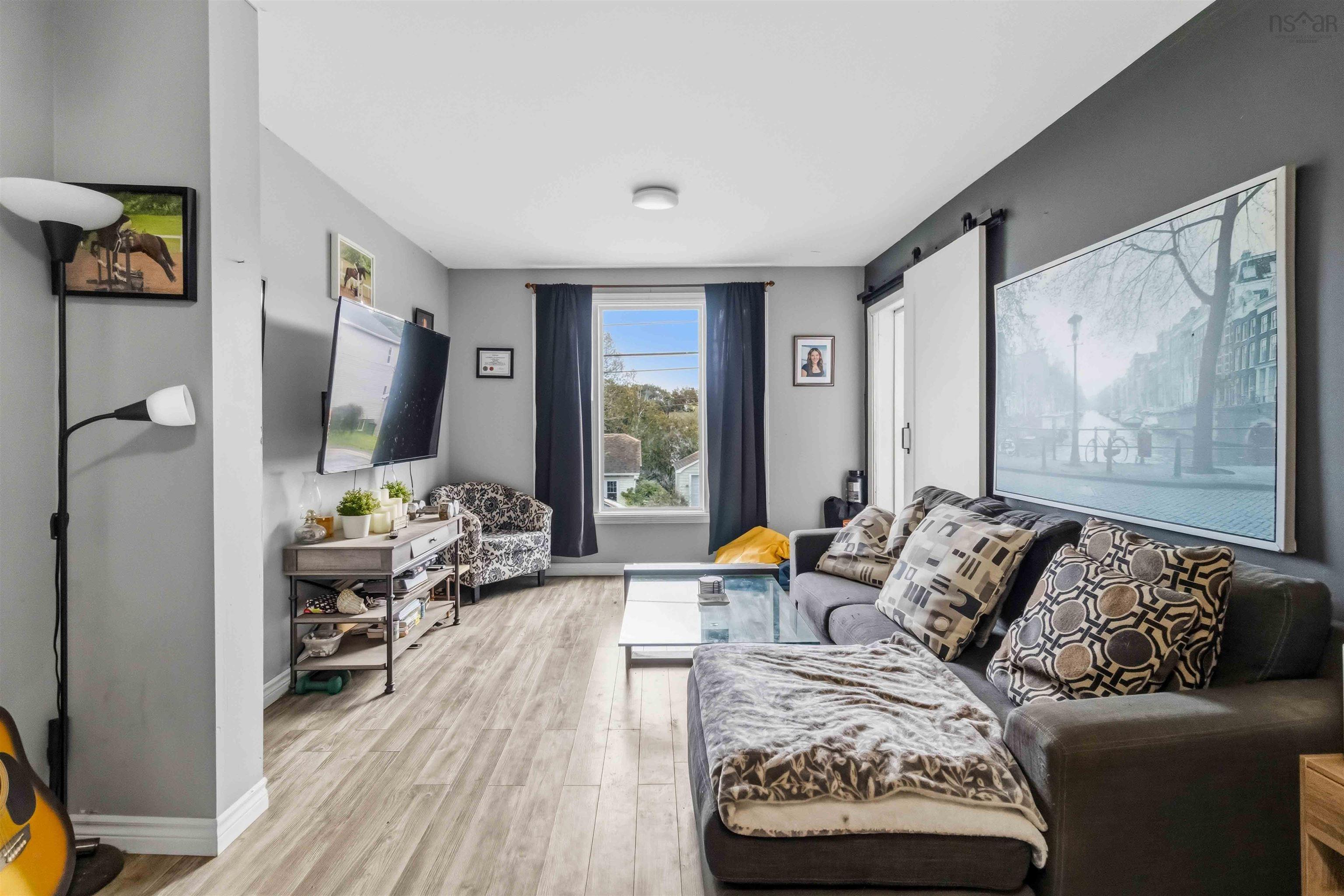 $499,000.00: 55 Coronation Avenue, Fairview