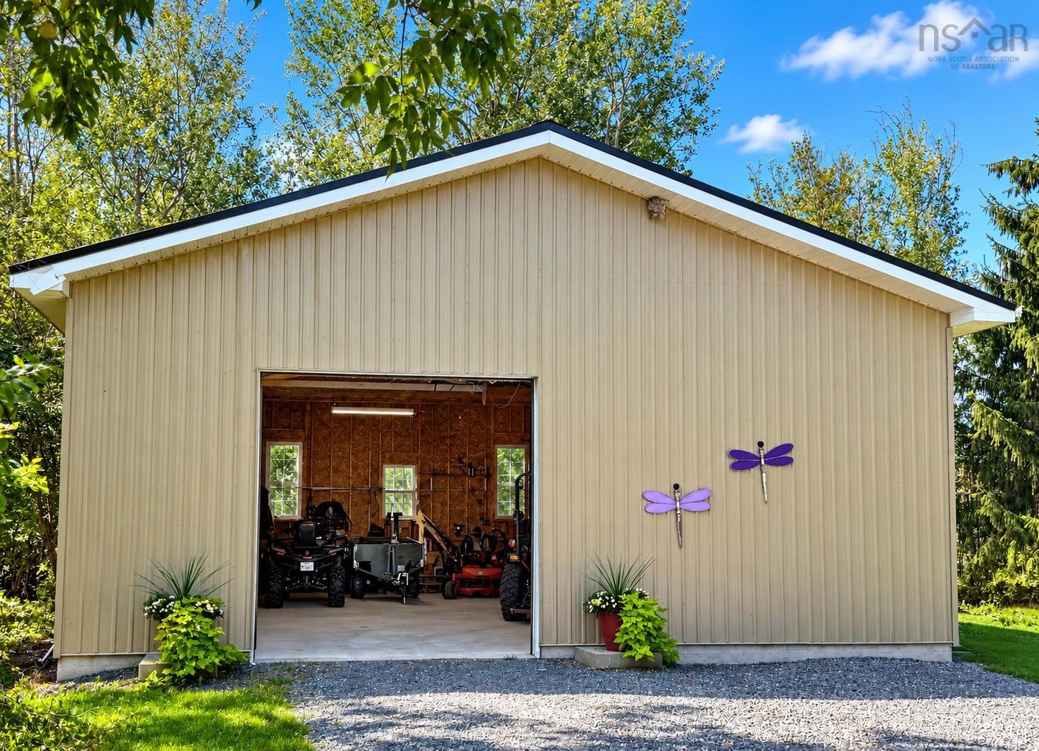 $718,000.00: 13767 Highway 6, Wallace