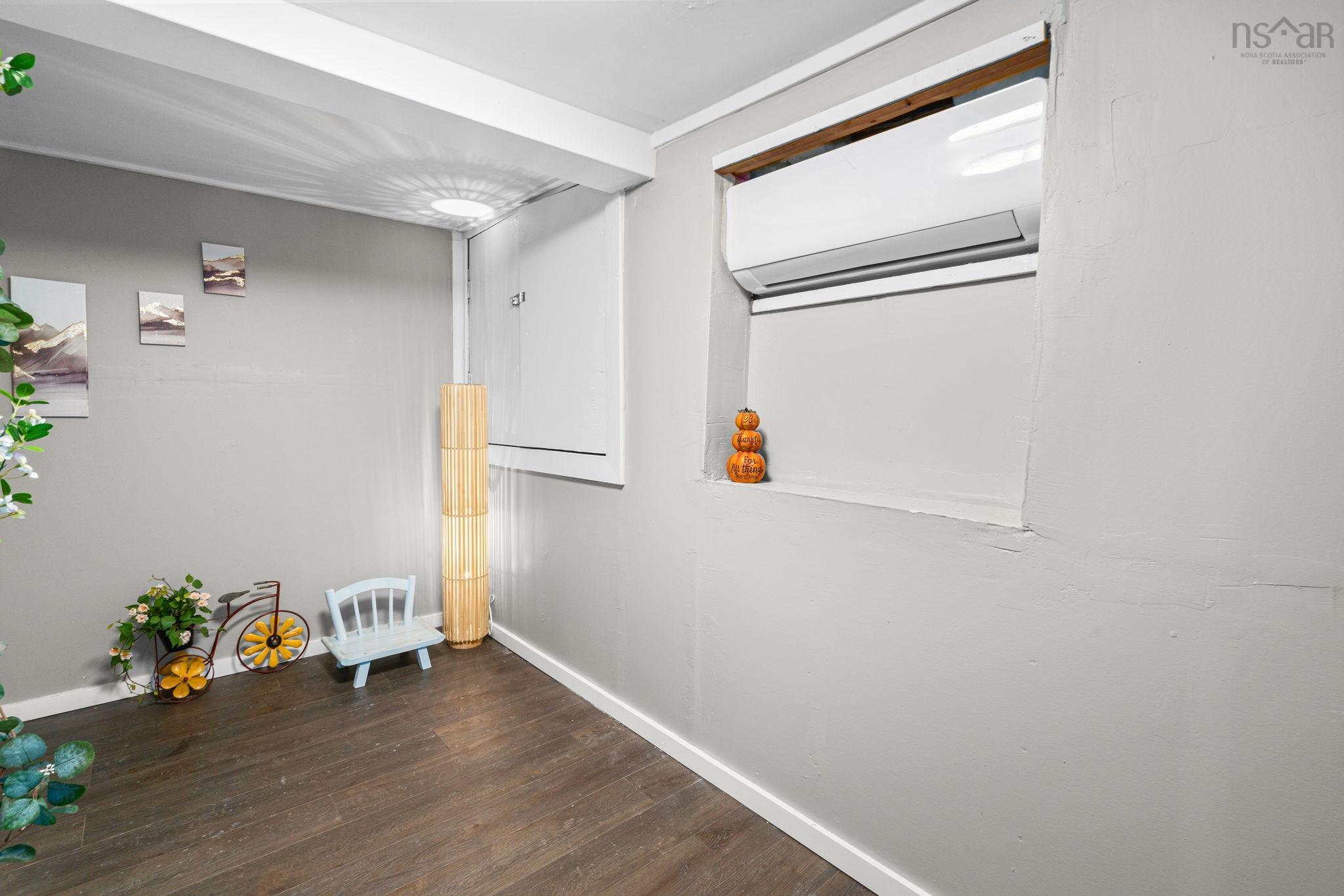 $449,900.00: 10951 Peggy