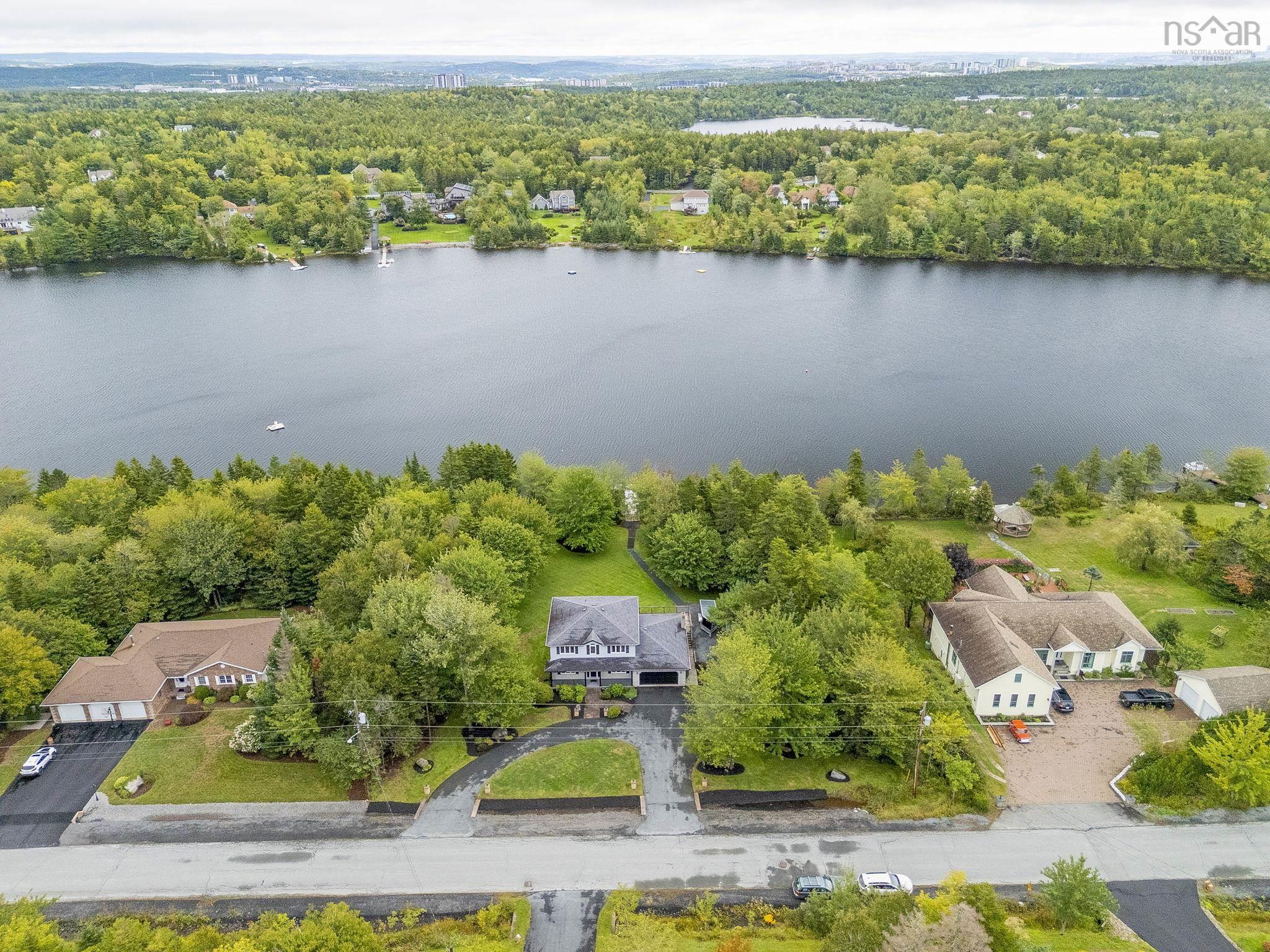 $1,250,000.00: 58 Lakefront Drive, Hammonds Plains