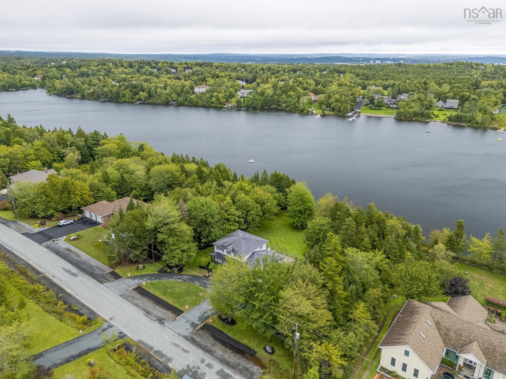 $1,250,000.00: 58 Lakefront Drive, Hammonds Plains