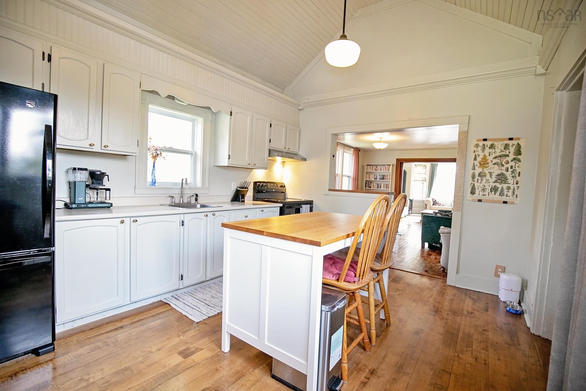 $249,900.00: 61 Victoria Street W, Amherst