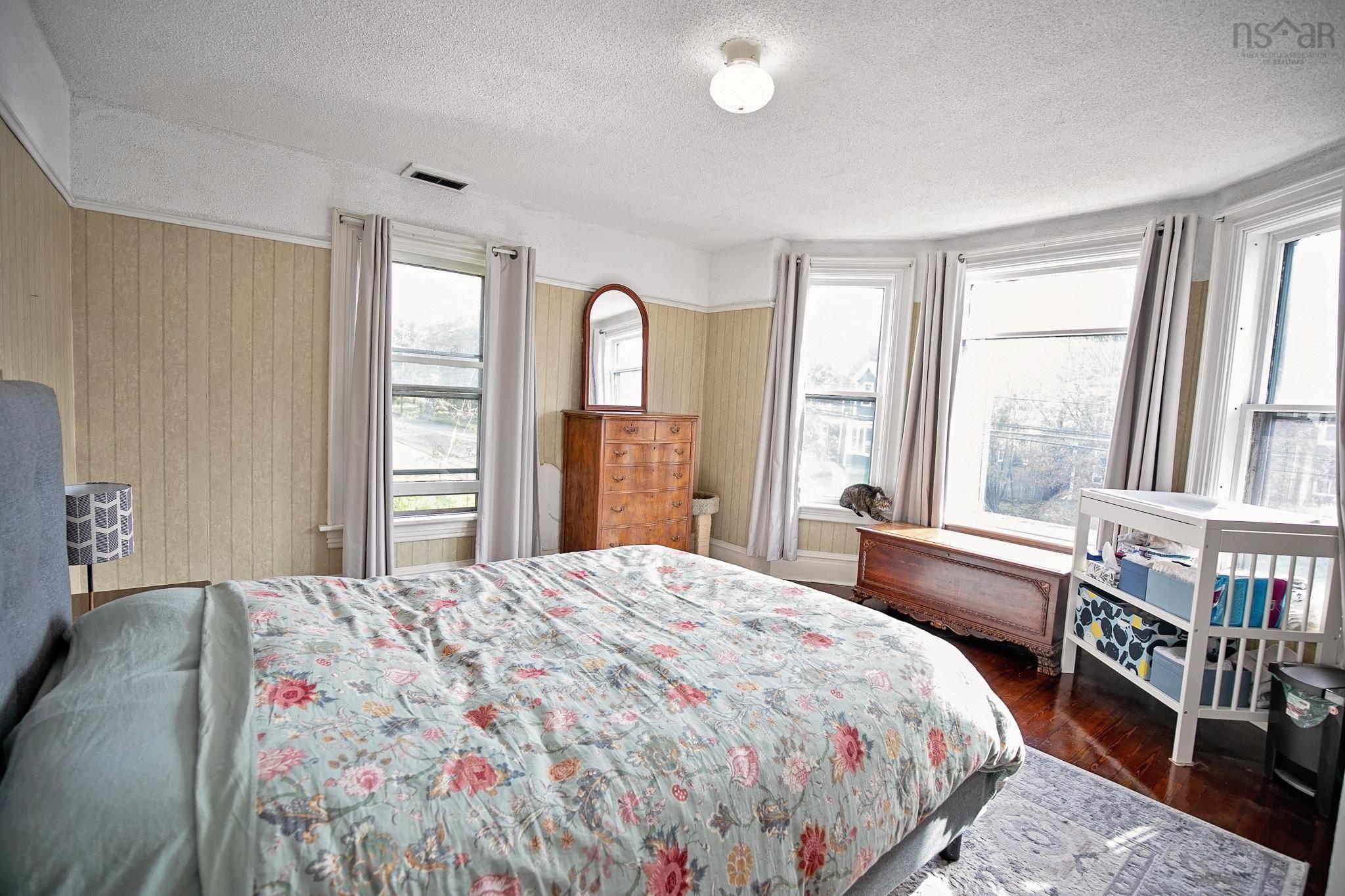 $249,900.00: 61 Victoria Street W, Amherst