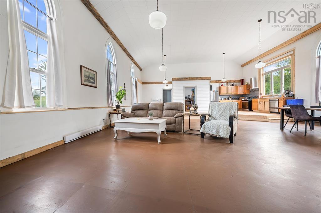 $274,900.00: 10563 Highway 2, Springhill