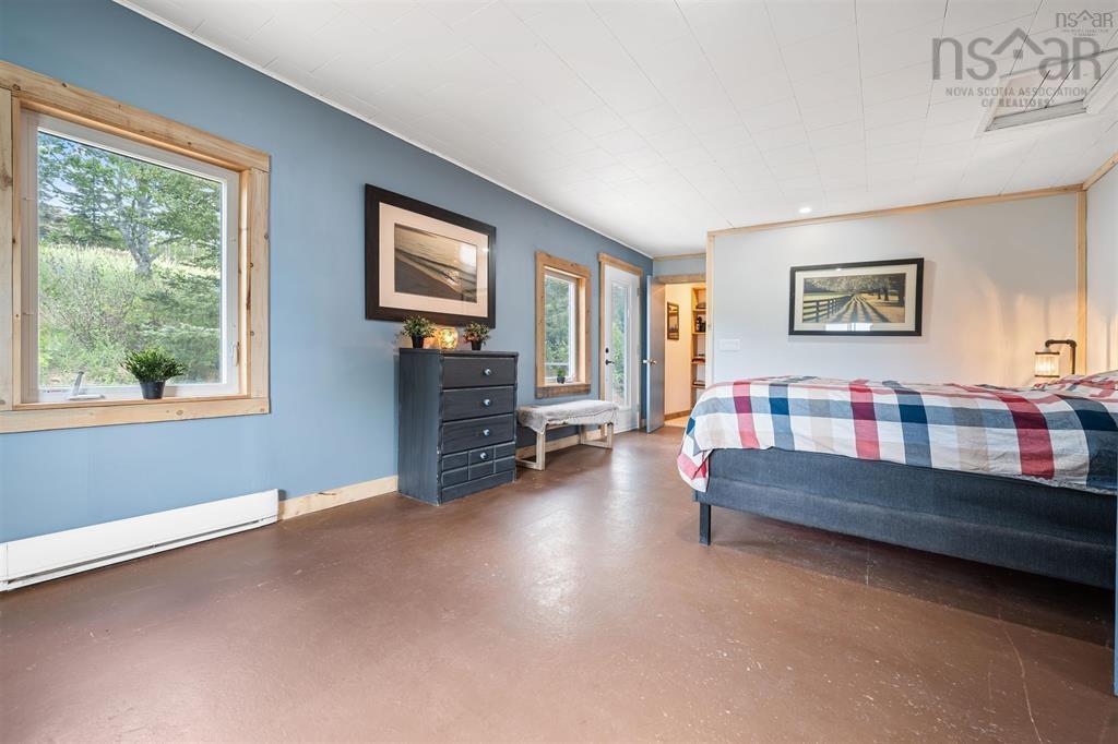 $274,900.00: 10563 Highway 2, Springhill