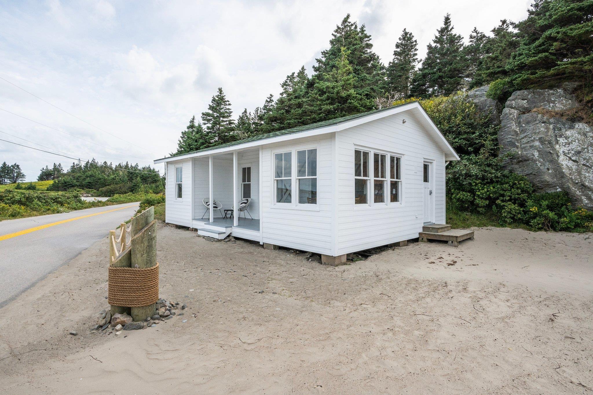 $3,950,000.00: 1766 Highway 304, Cape Forchu