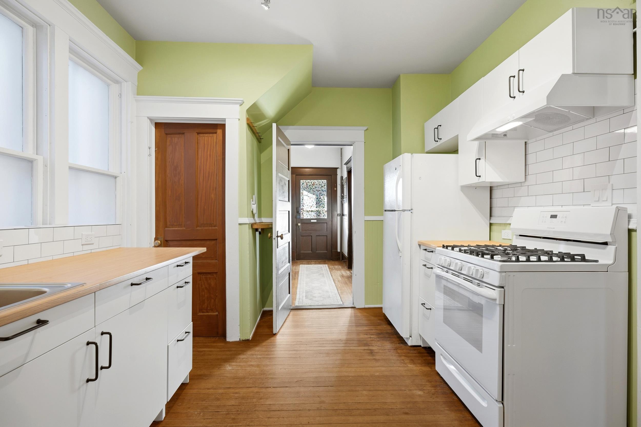 $735,000.00: 6377 North Street, Halifax